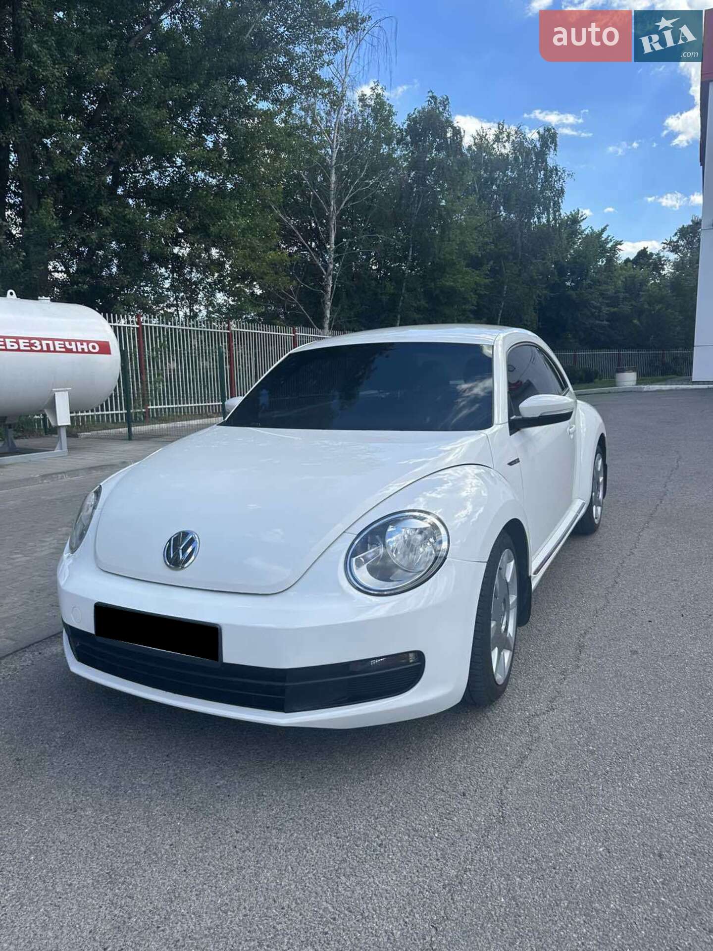 VOLKSWAGEN BEETLE