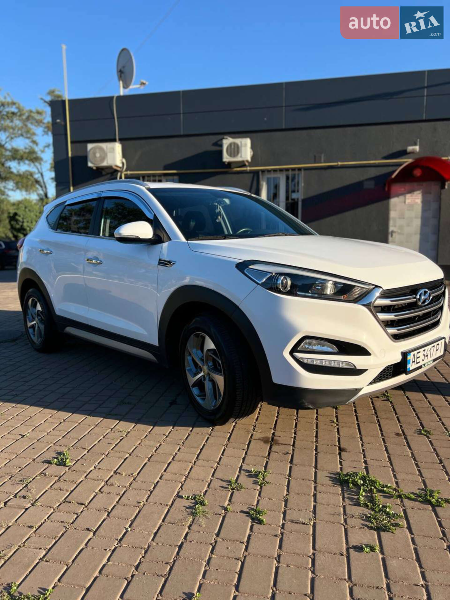 Головне фото звіту автомобіля HYUNDAI TUCSON 2016
