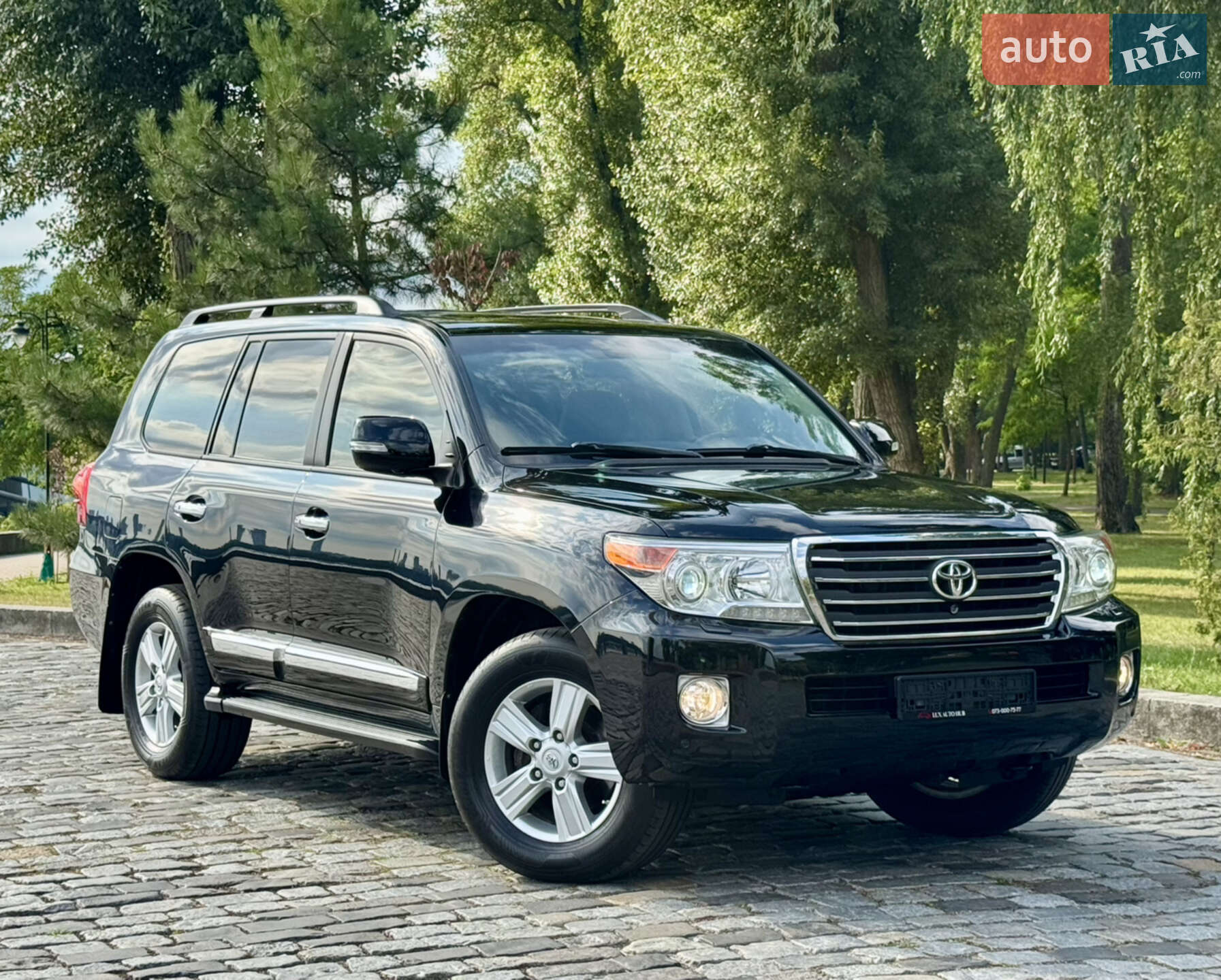 TOYOTA LAND CRUISER 200 2014