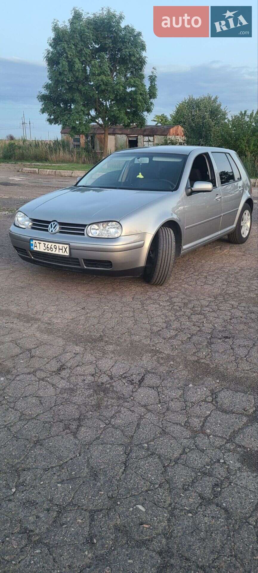 VOLKSWAGEN GOLF 2003