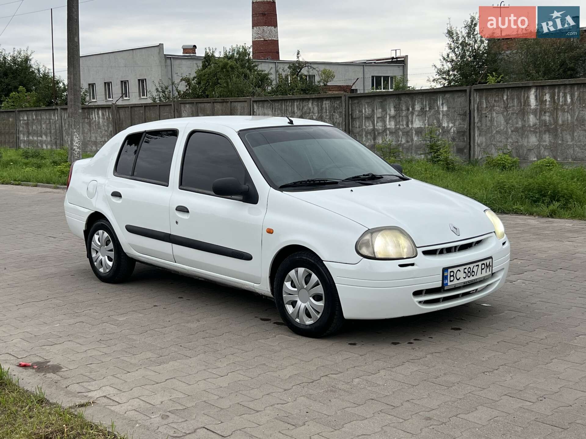 RENAULT CLIO SYMBOL 2001