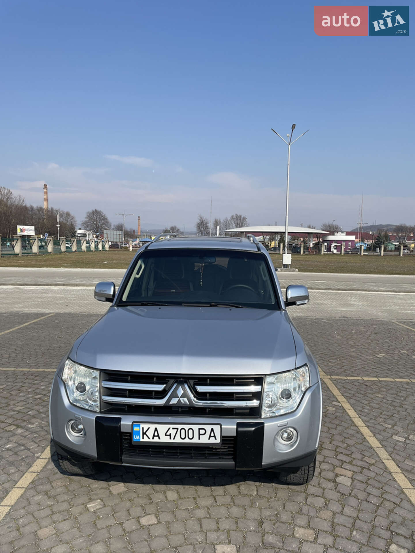 MITSUBISHI PAJERO