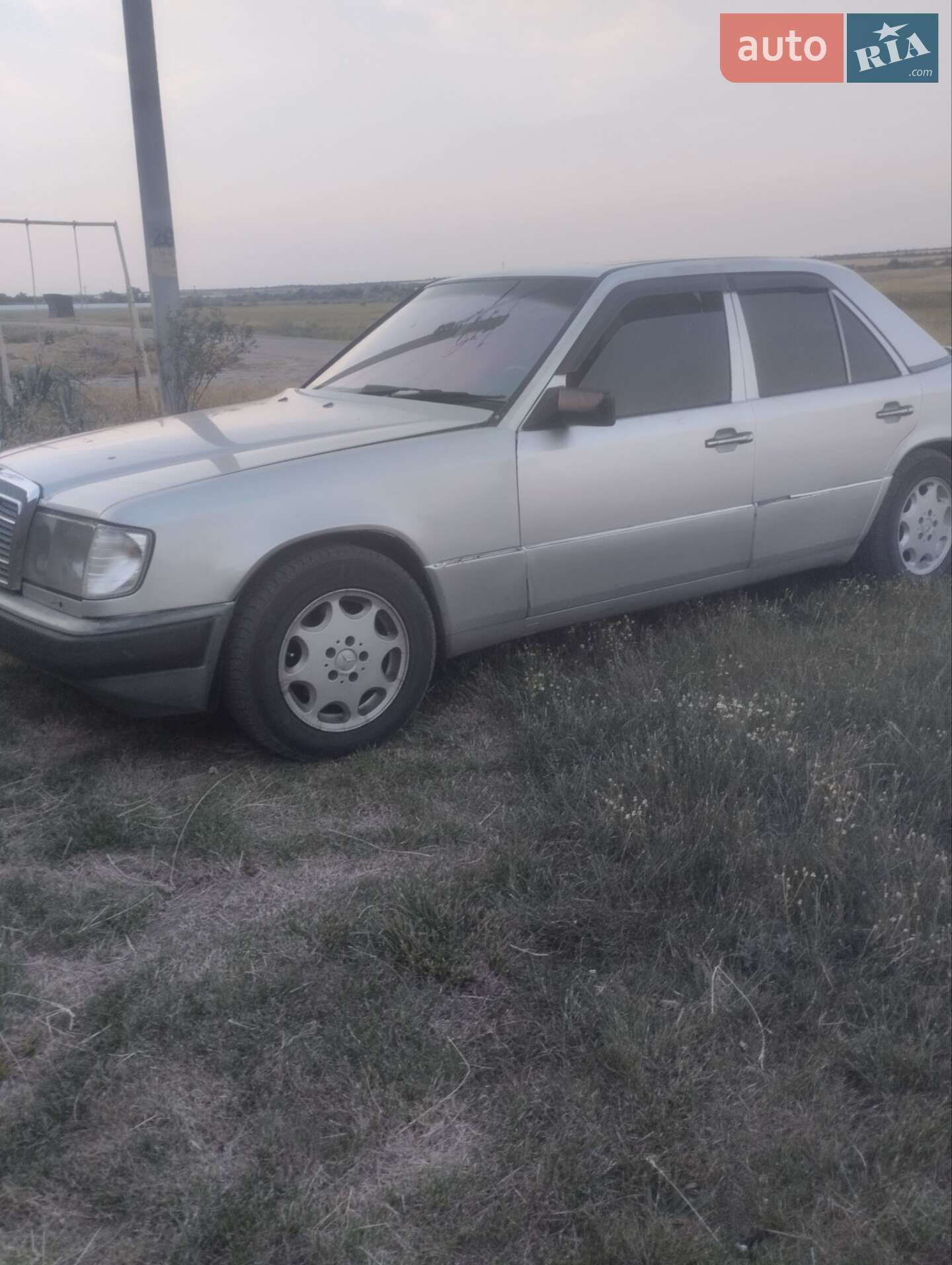 MERCEDES-BENZ 300 D 1987