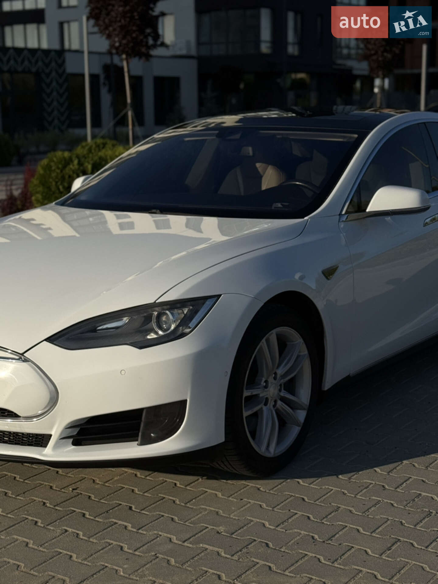 TESLA MODEL S 2015