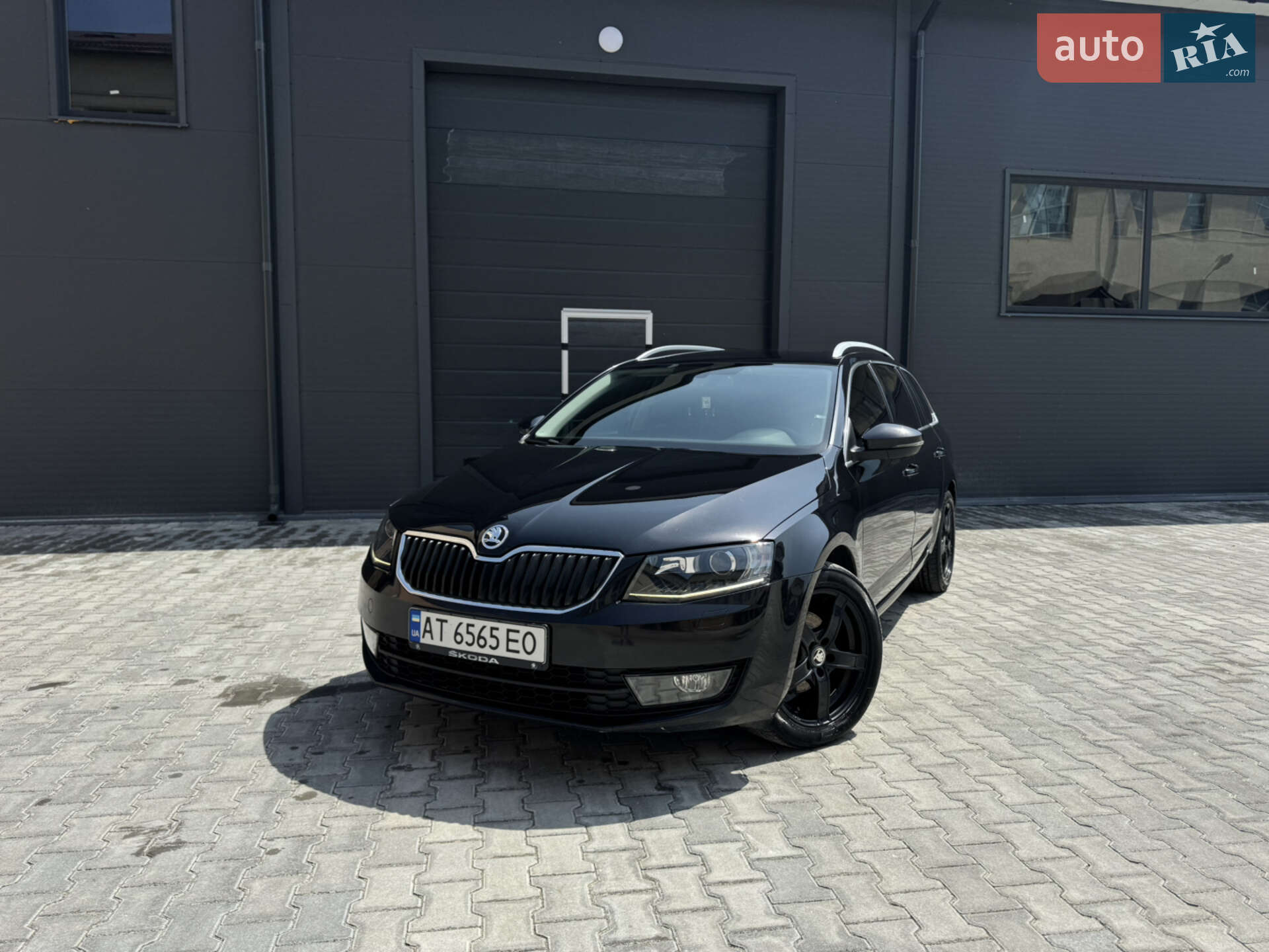 Головне фото звіту автомобіля SKODA OCTAVIA 2016