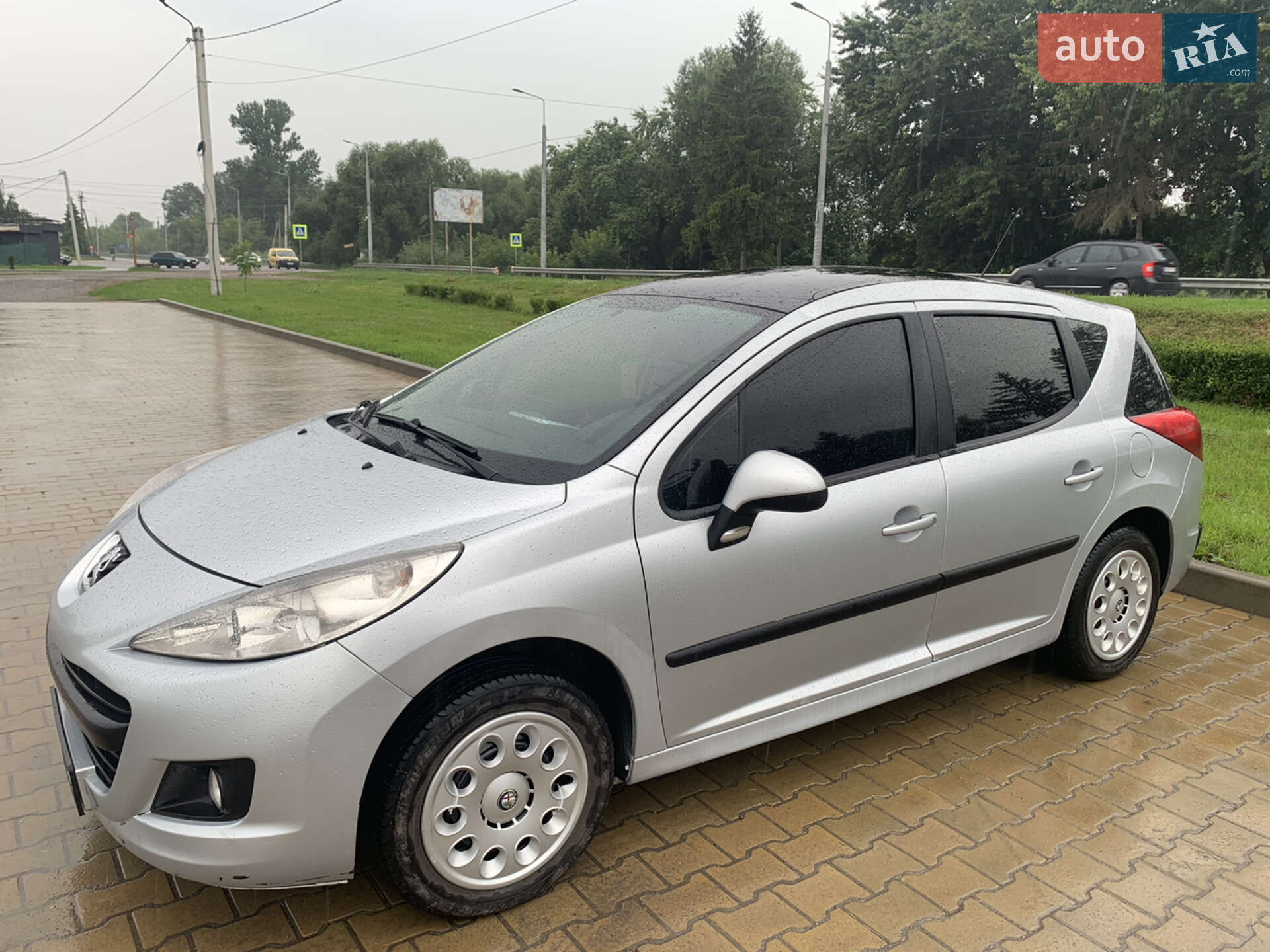 PEUGEOT 207 2010