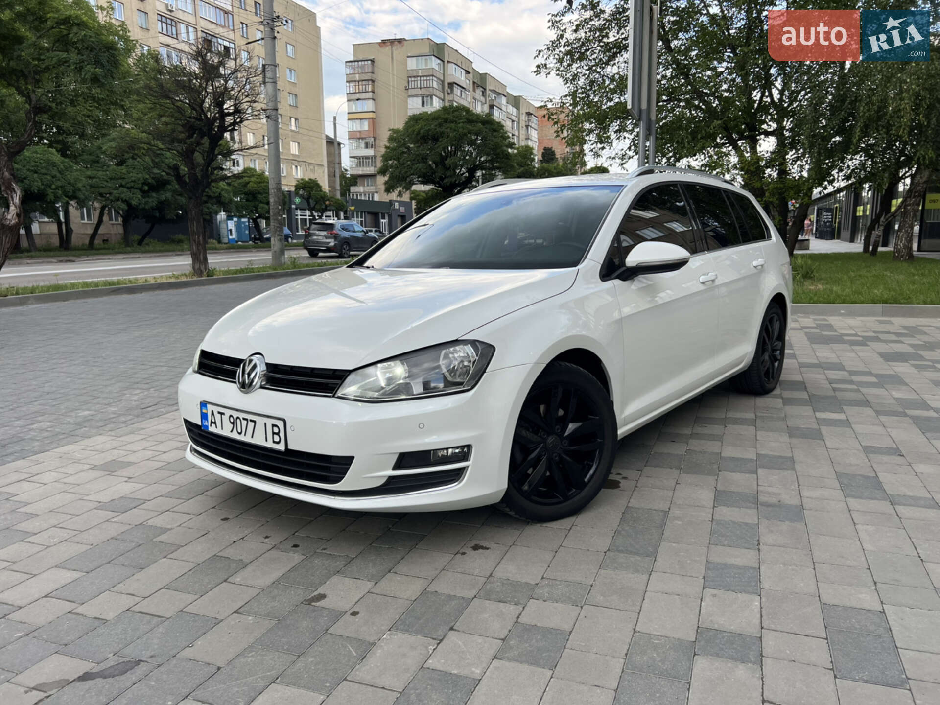 VOLKSWAGEN GOLF 2014