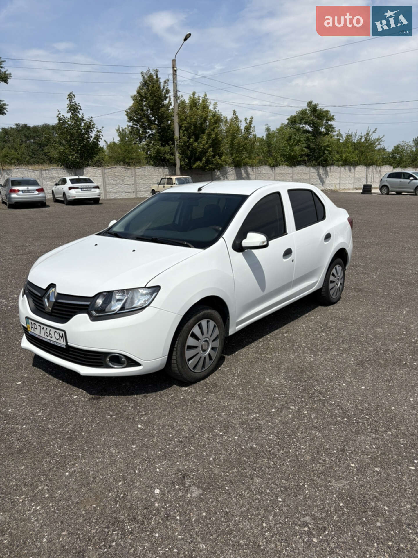 RENAULT LOGAN 2013