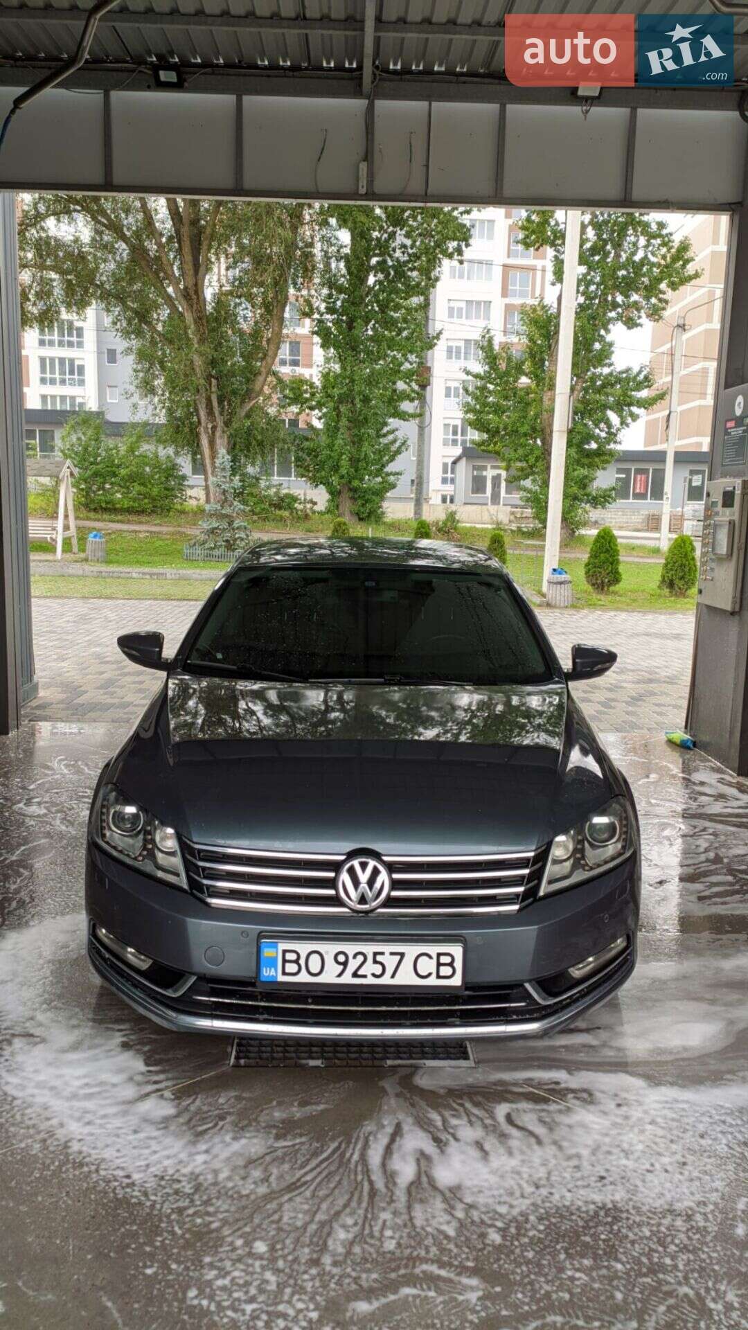 VOLKSWAGEN PASSAT 2011