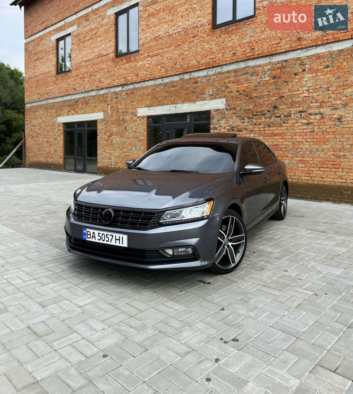 VOLKSWAGEN PASSAT 2016