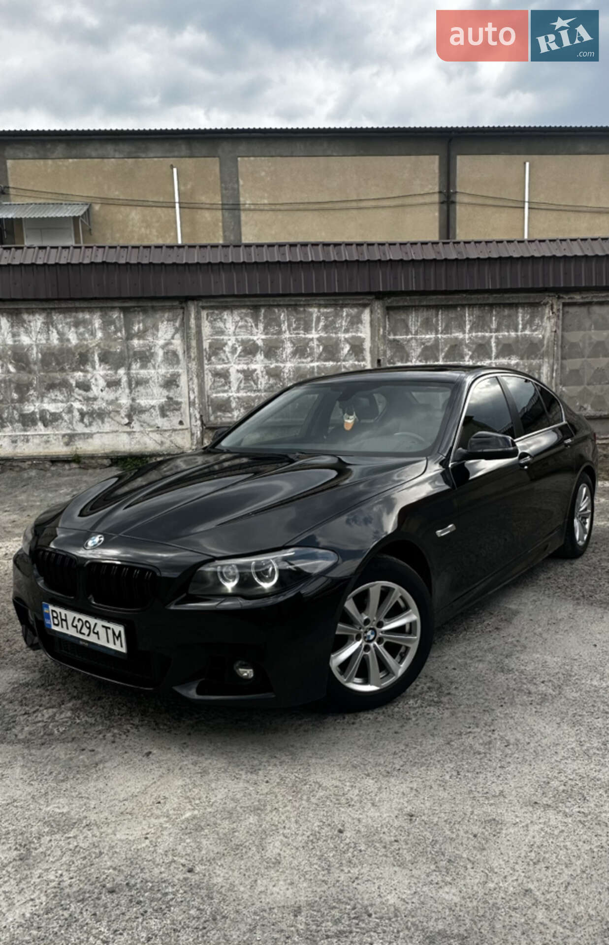 Головне фото звіту автомобіля BMW 528XI 2015