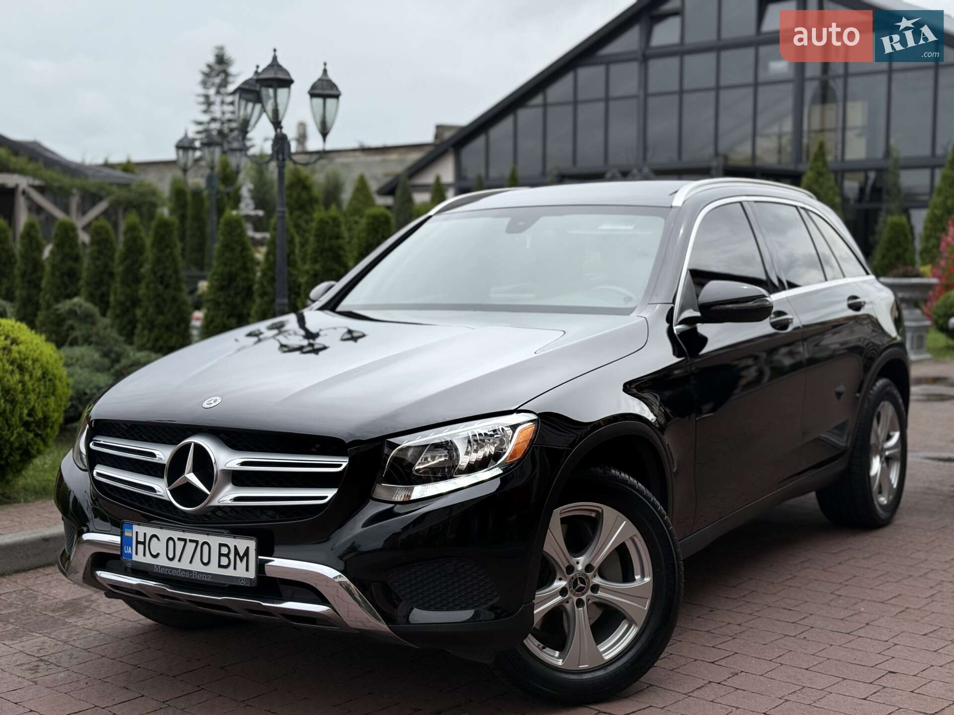 MERCEDES-BENZ GLC 300 2017