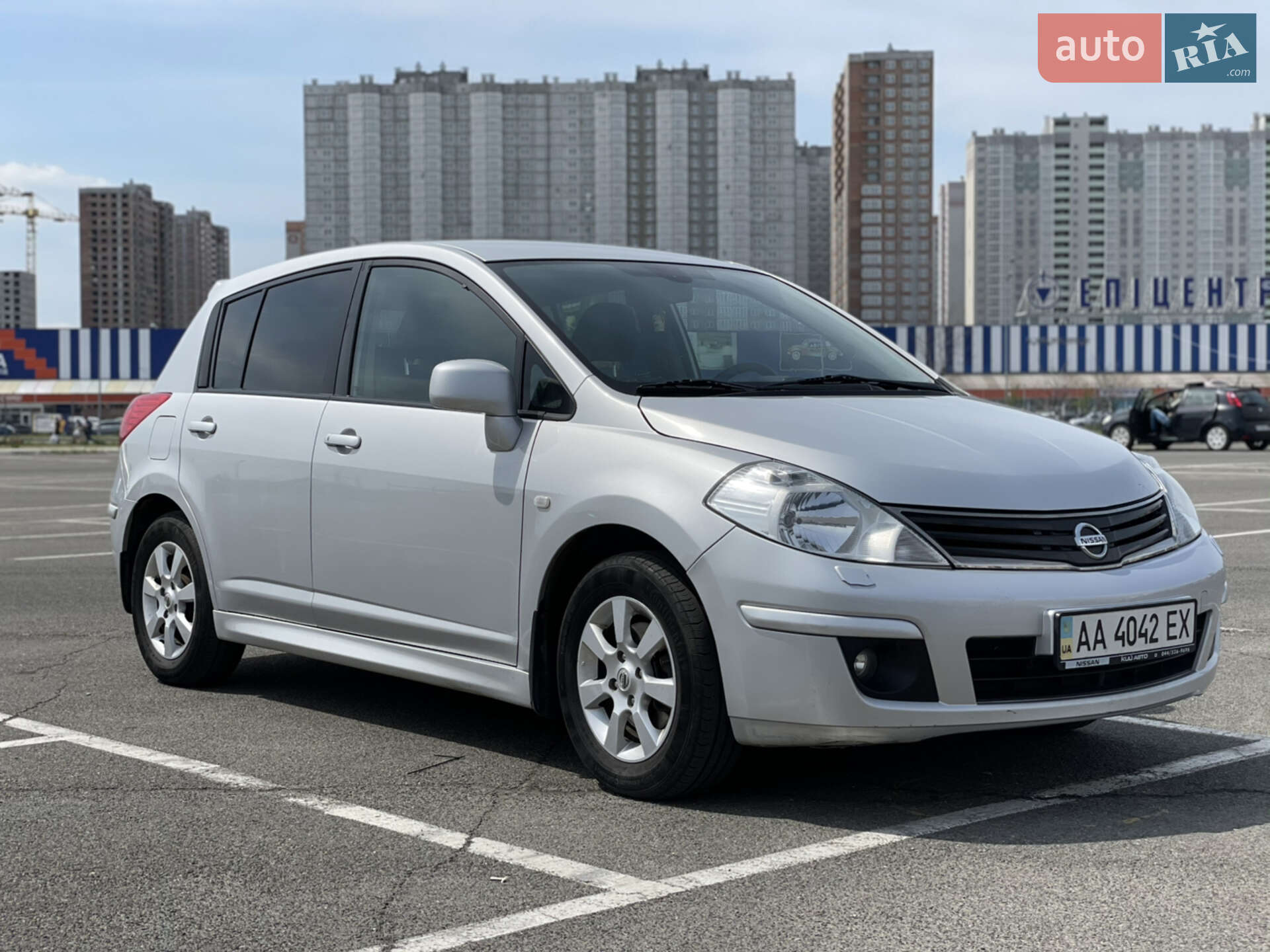 NISSAN TIIDA 2012