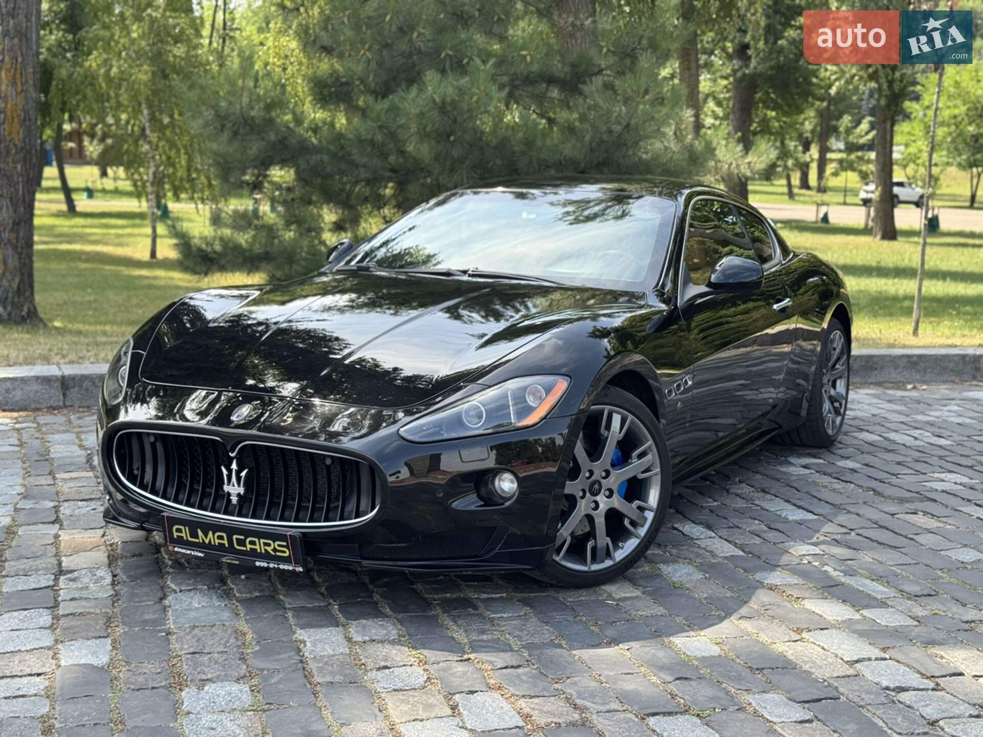 MASERATI GRANTURISMO 2011