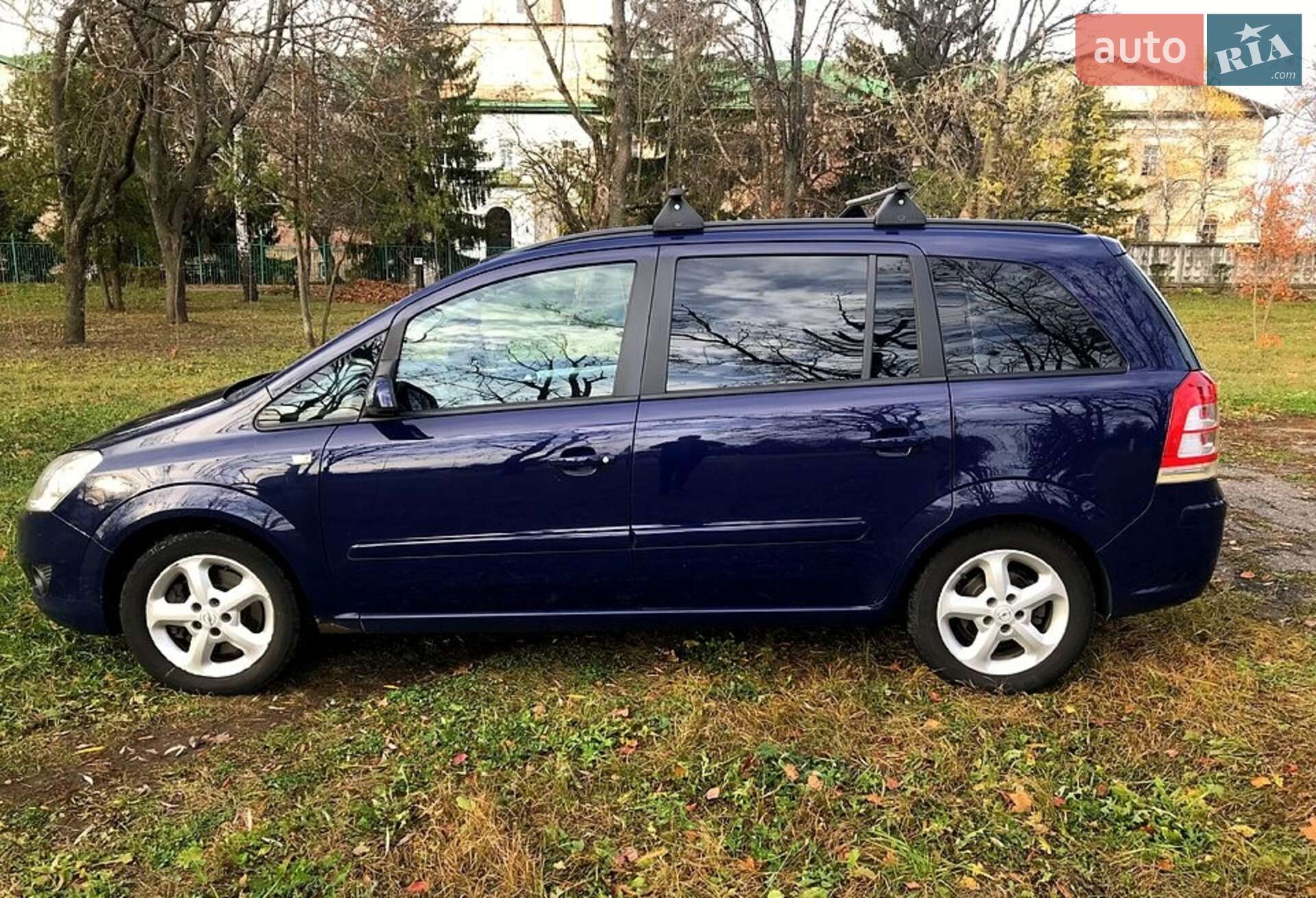 OPEL ZAFIRA 2012