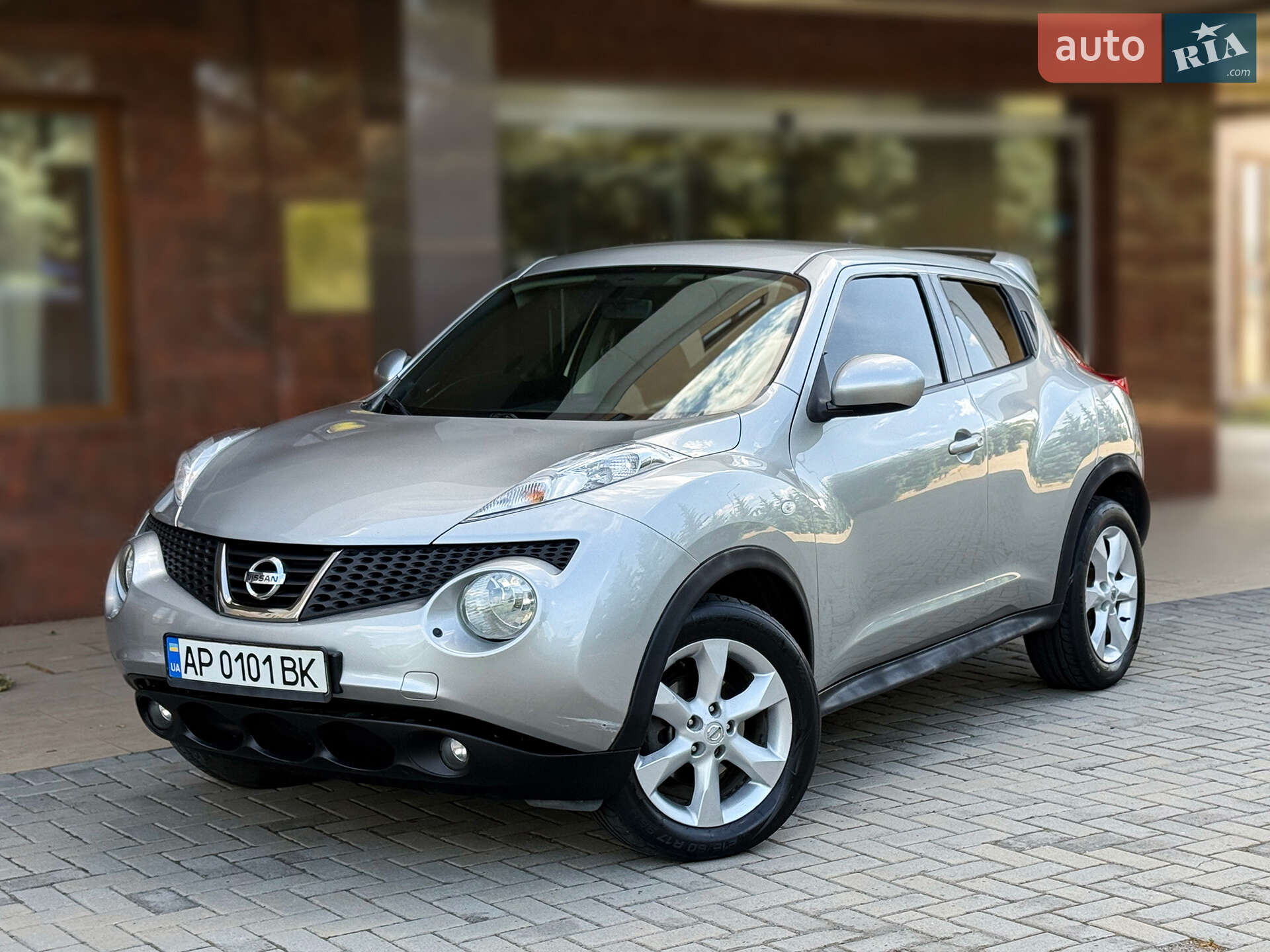 NISSAN JUKE 2012