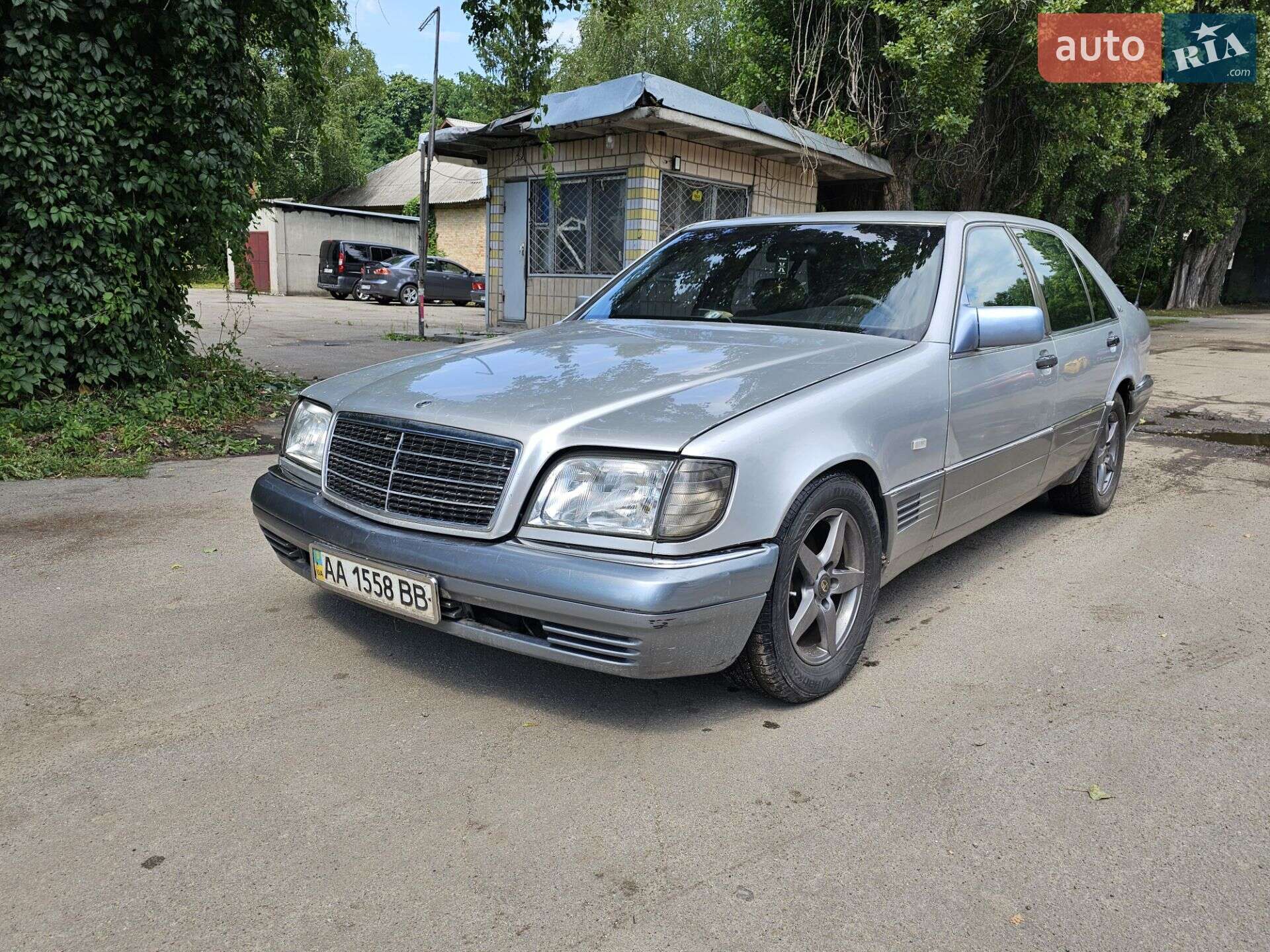 MERCEDES-BENZ 320 1992