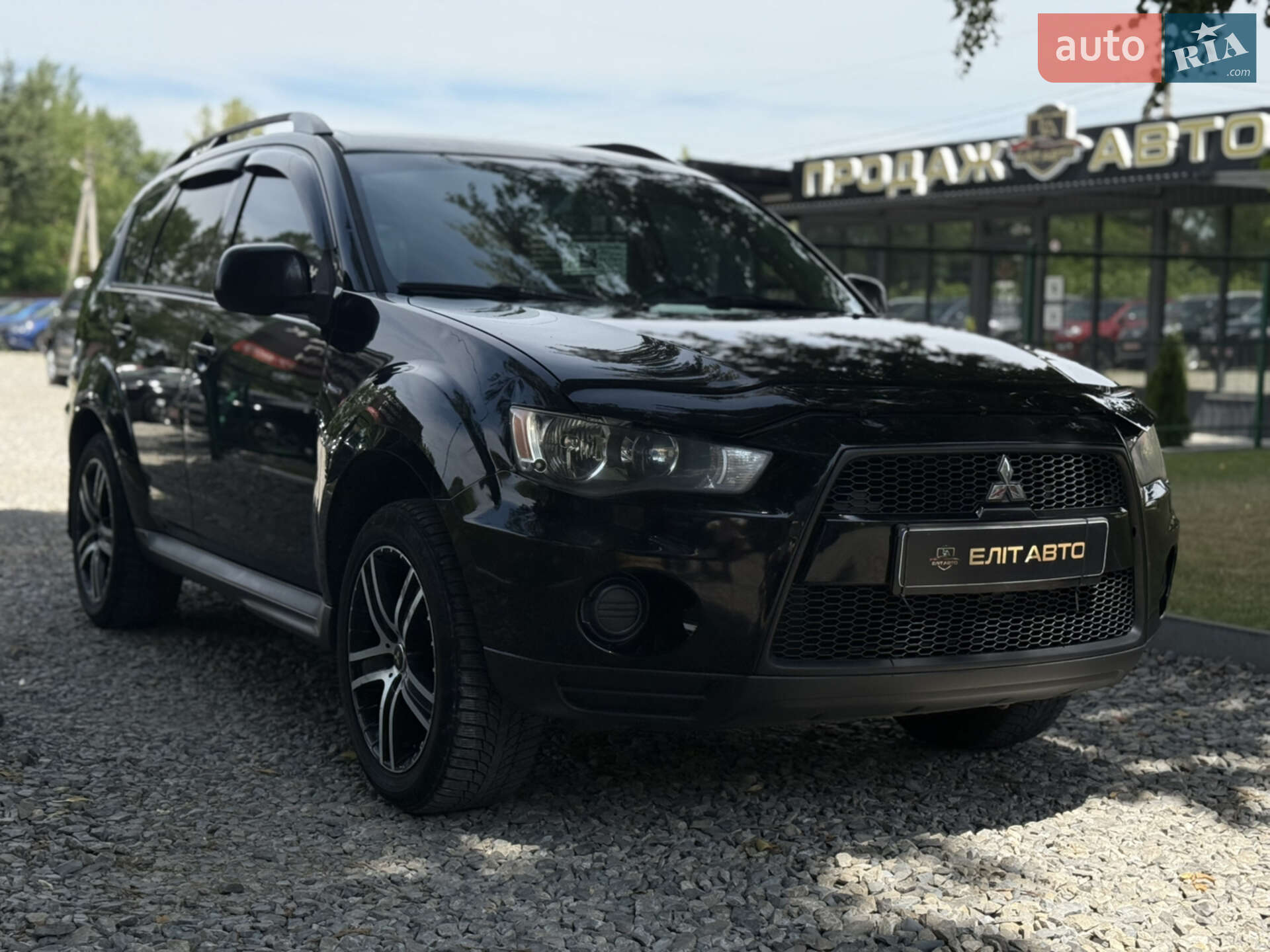 MITSUBISHI OUTLANDER 2012