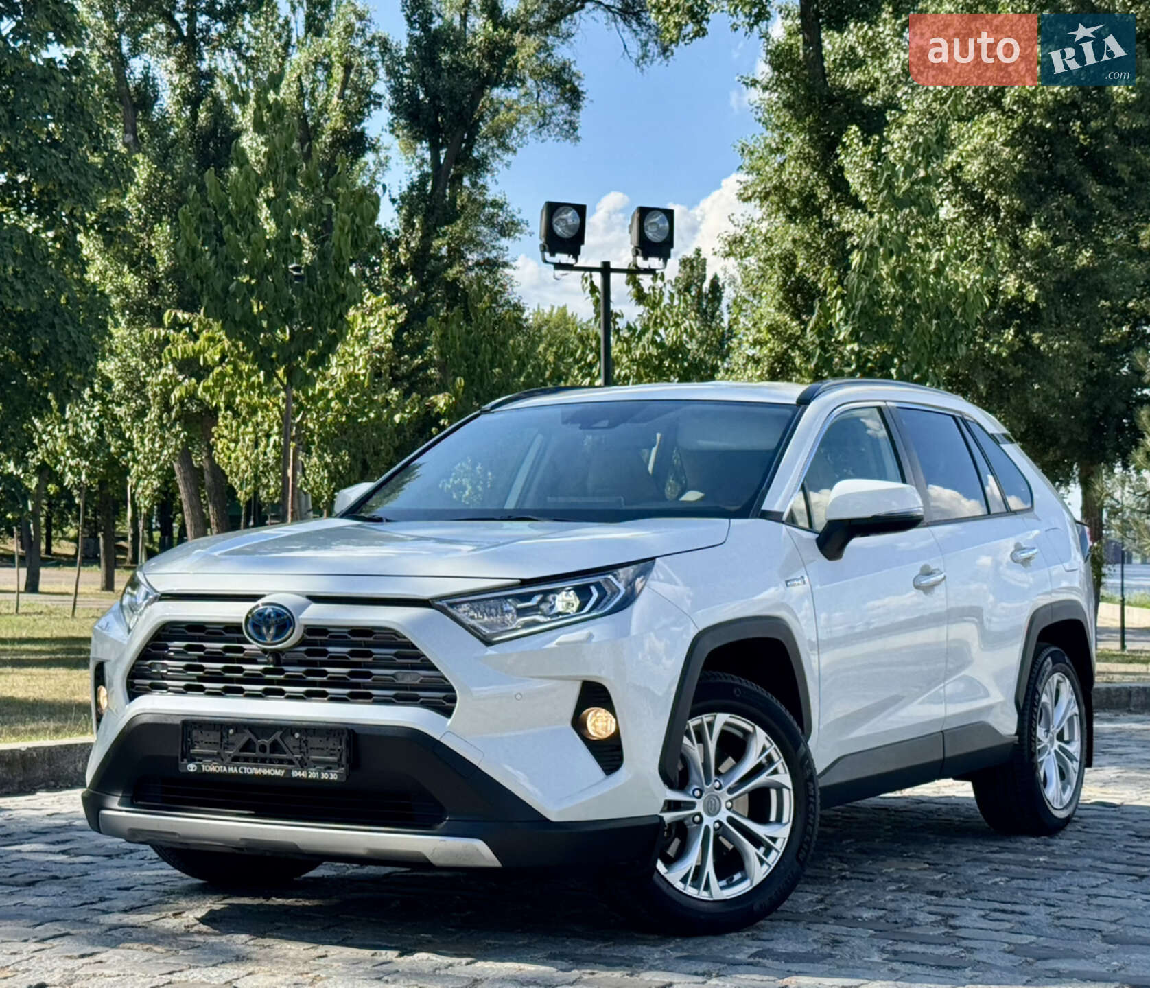 TOYOTA RAV-4 HYBRID 2019
