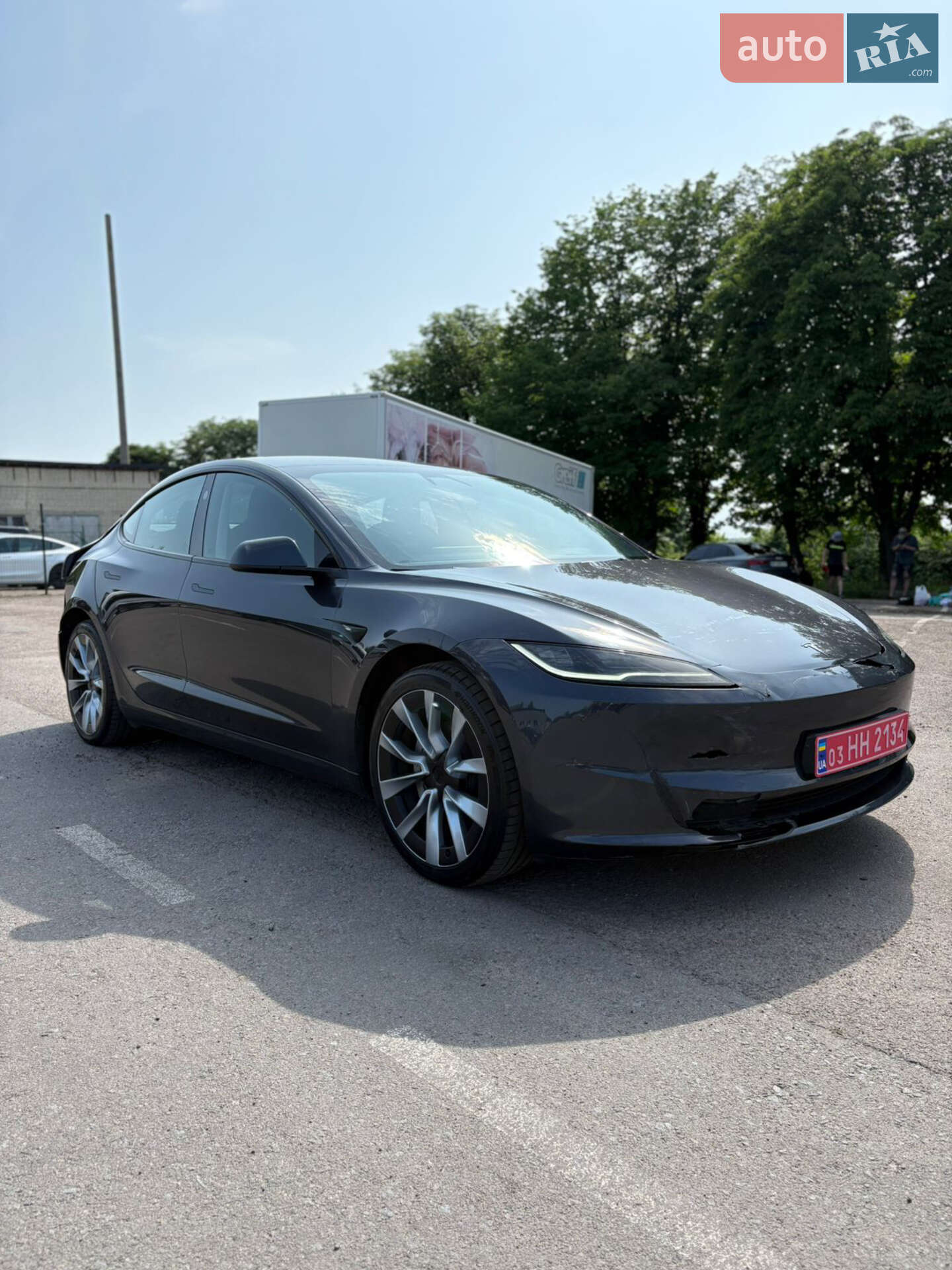 TESLA MODEL 3 2024