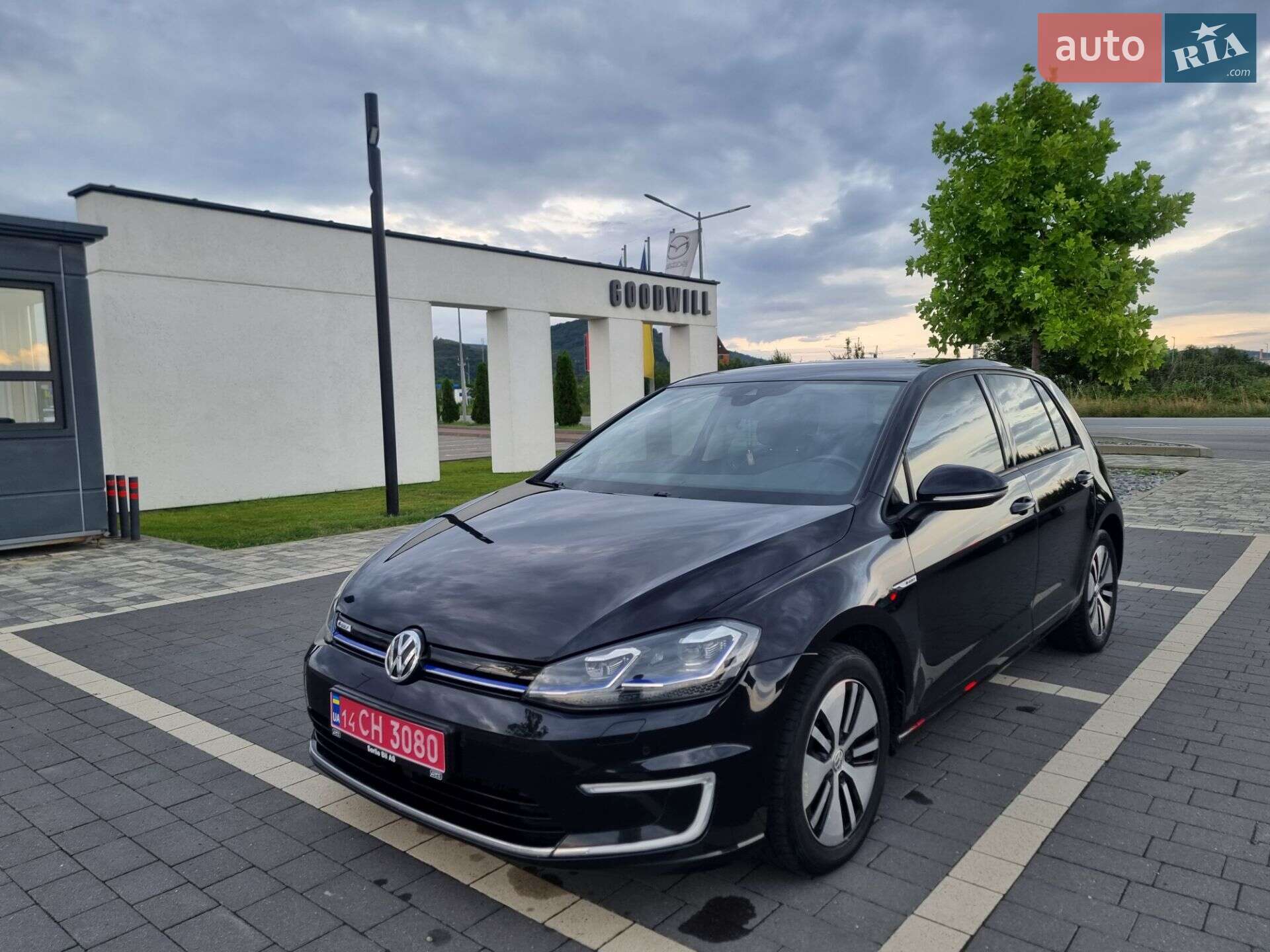VOLKSWAGEN E-GOLF 2018