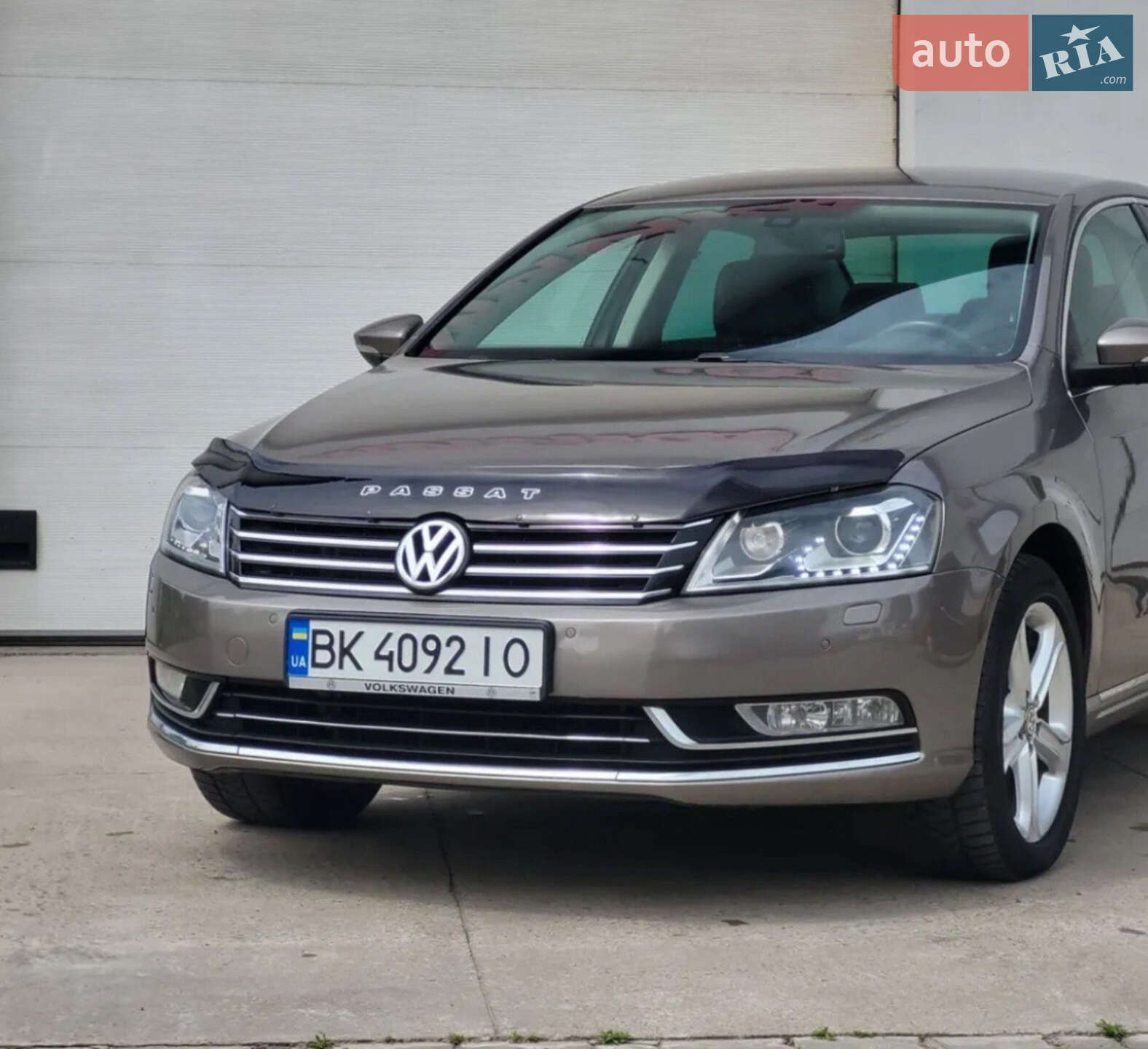 VOLKSWAGEN PASSAT 2011