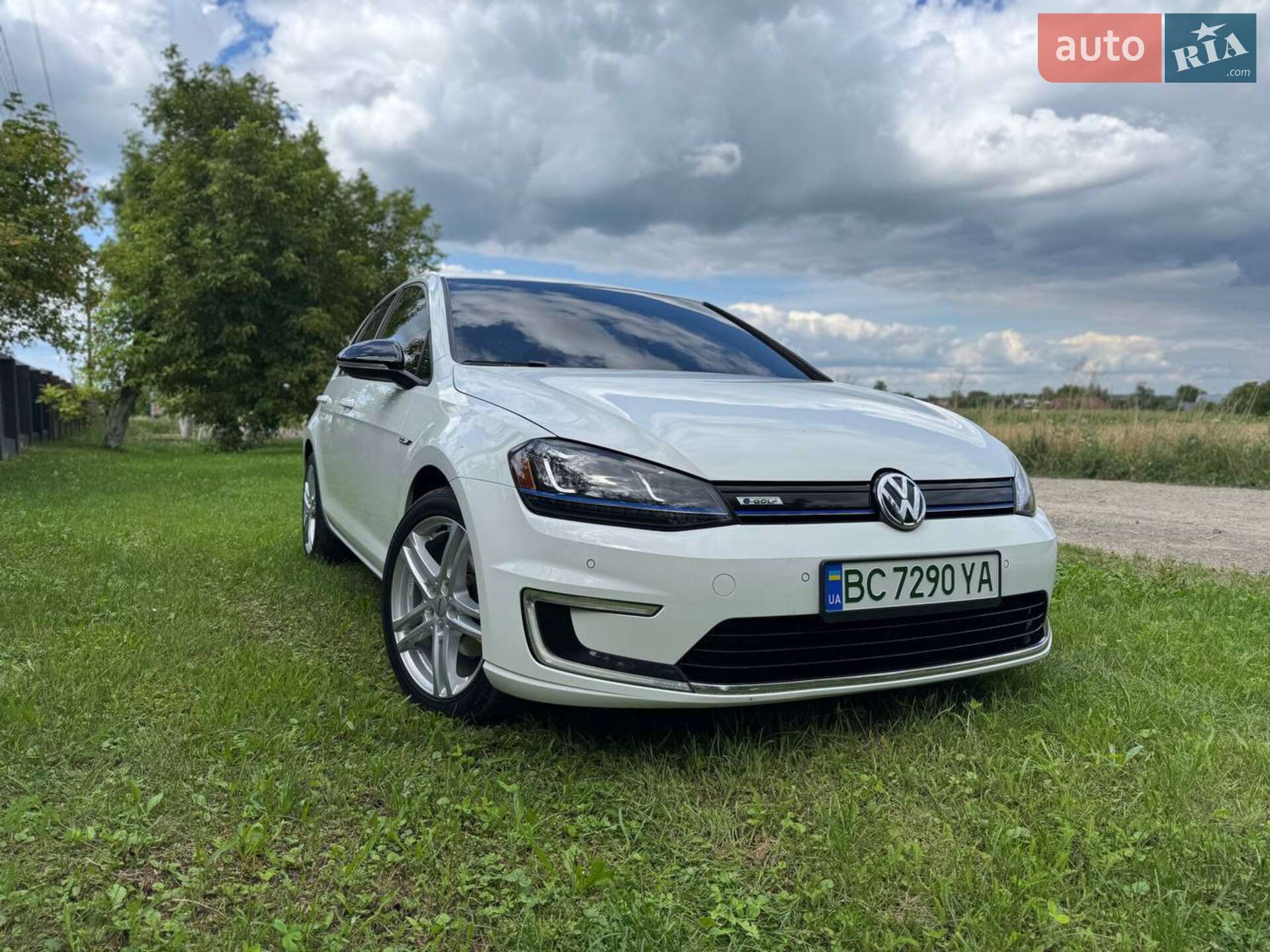 VOLKSWAGEN E-GOLF 2014