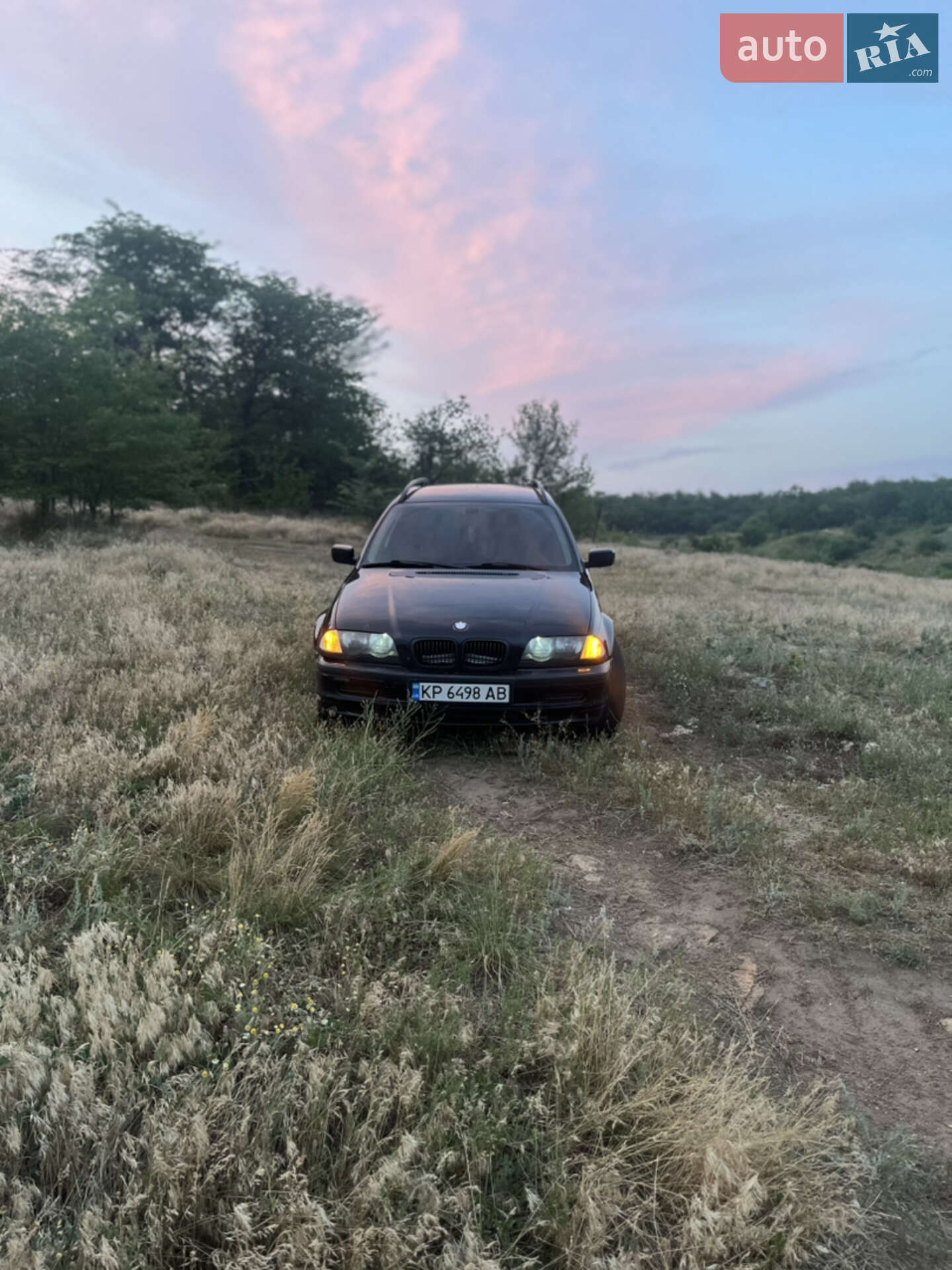 Головне фото звіту автомобіля BMW 320 2000