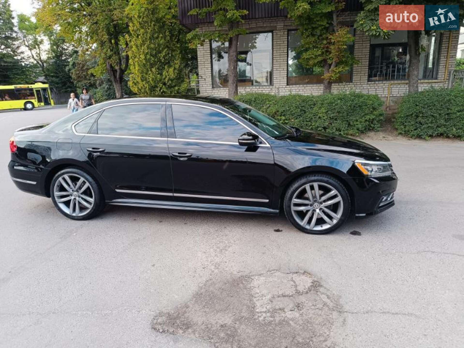VOLKSWAGEN PASSAT 2016