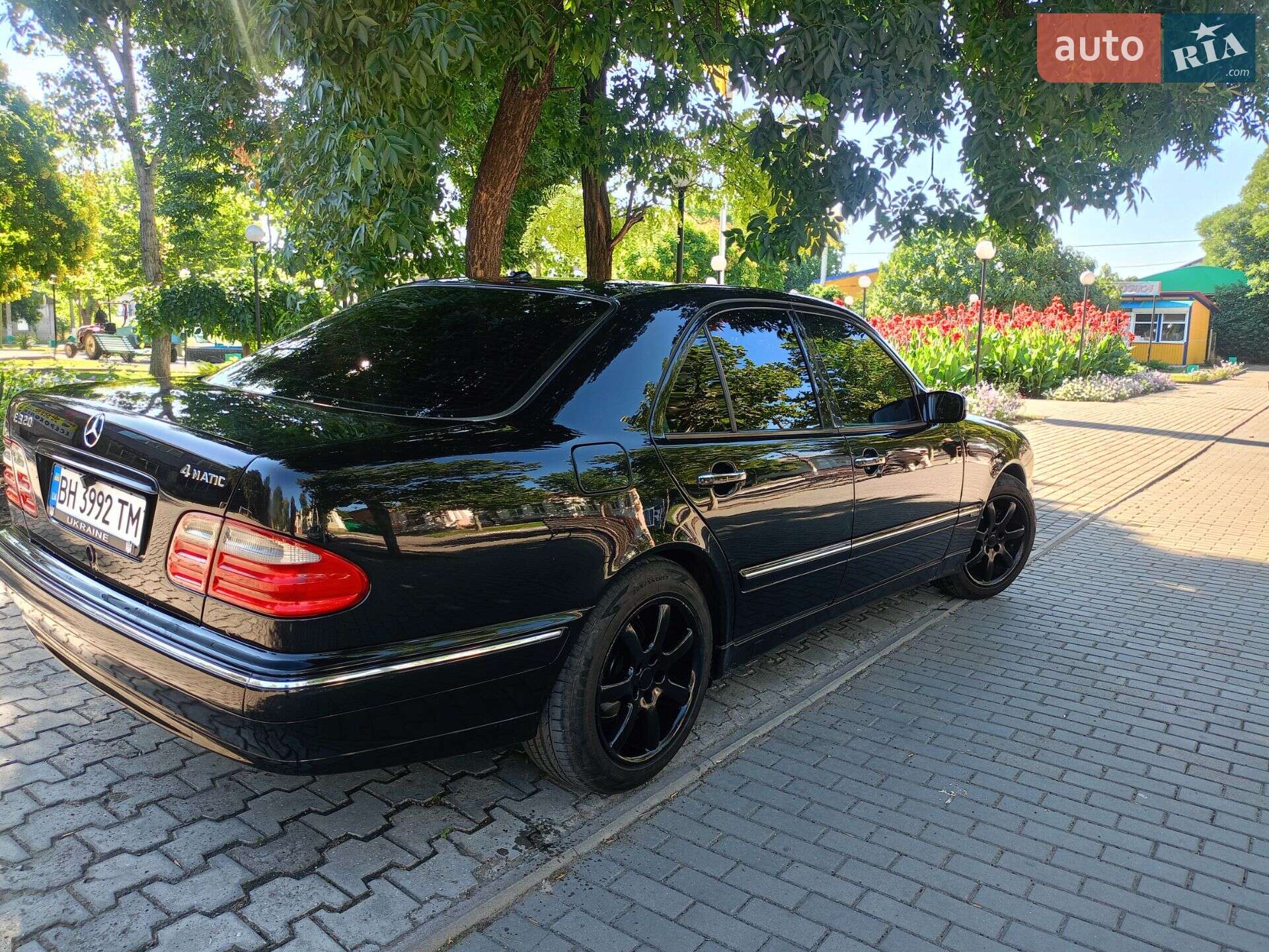 MERCEDES-BENZ 320 2001
