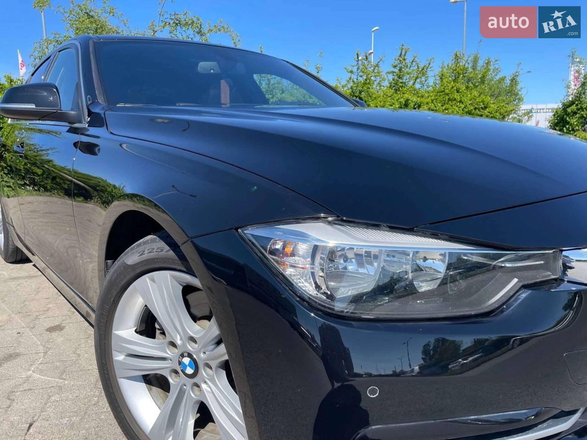Головне фото звіту автомобіля BMW 330I 2017