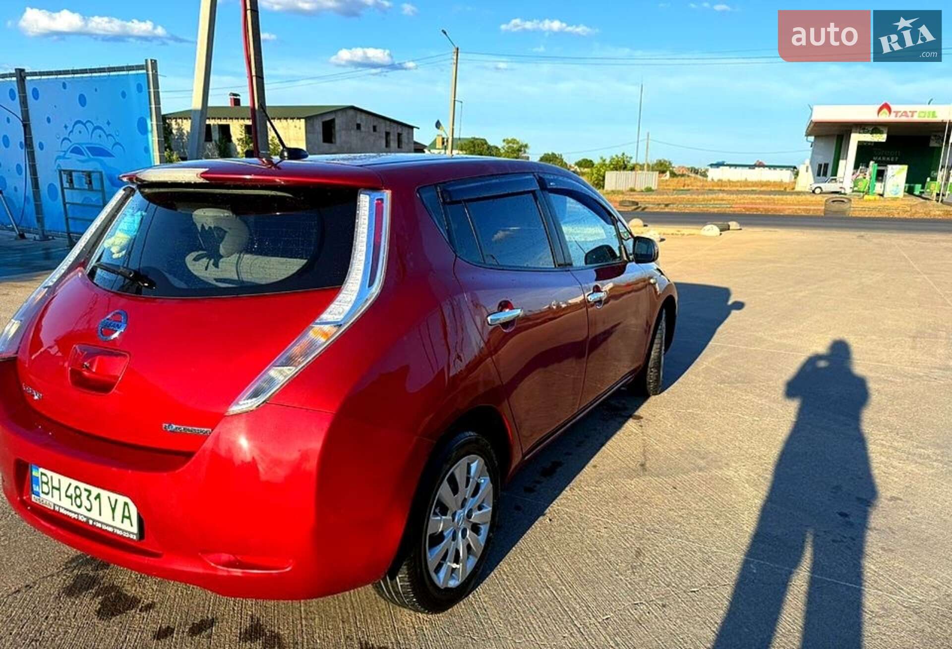 Головне фото звіту автомобіля NISSAN LEAF 2015