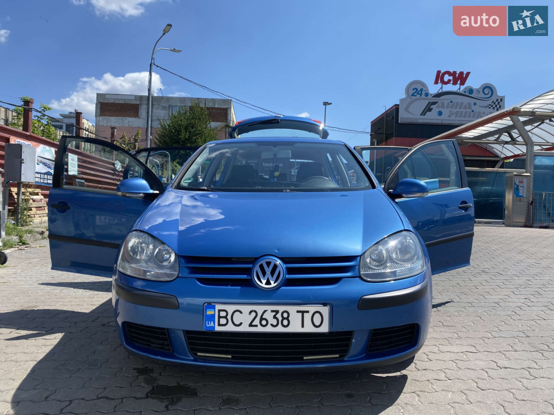 VOLKSWAGEN GOLF 2004
