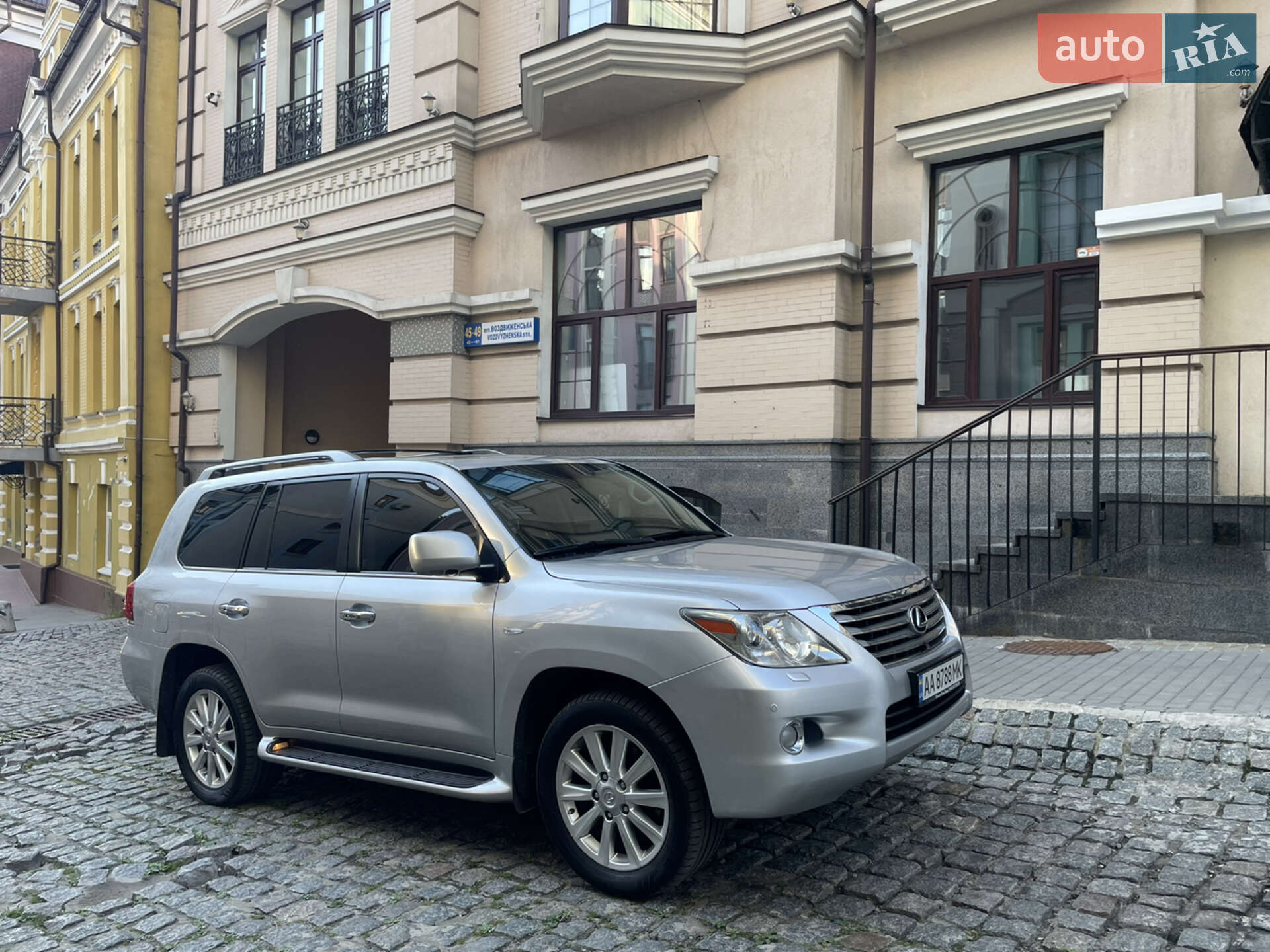 LEXUS LX 570 2011