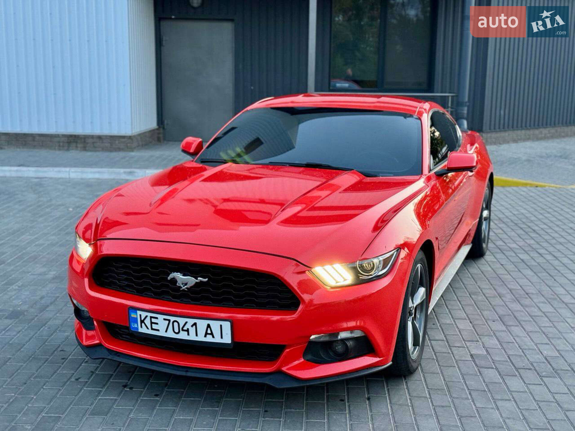 Головне фото звіту автомобіля FORD MUSTANG 2016