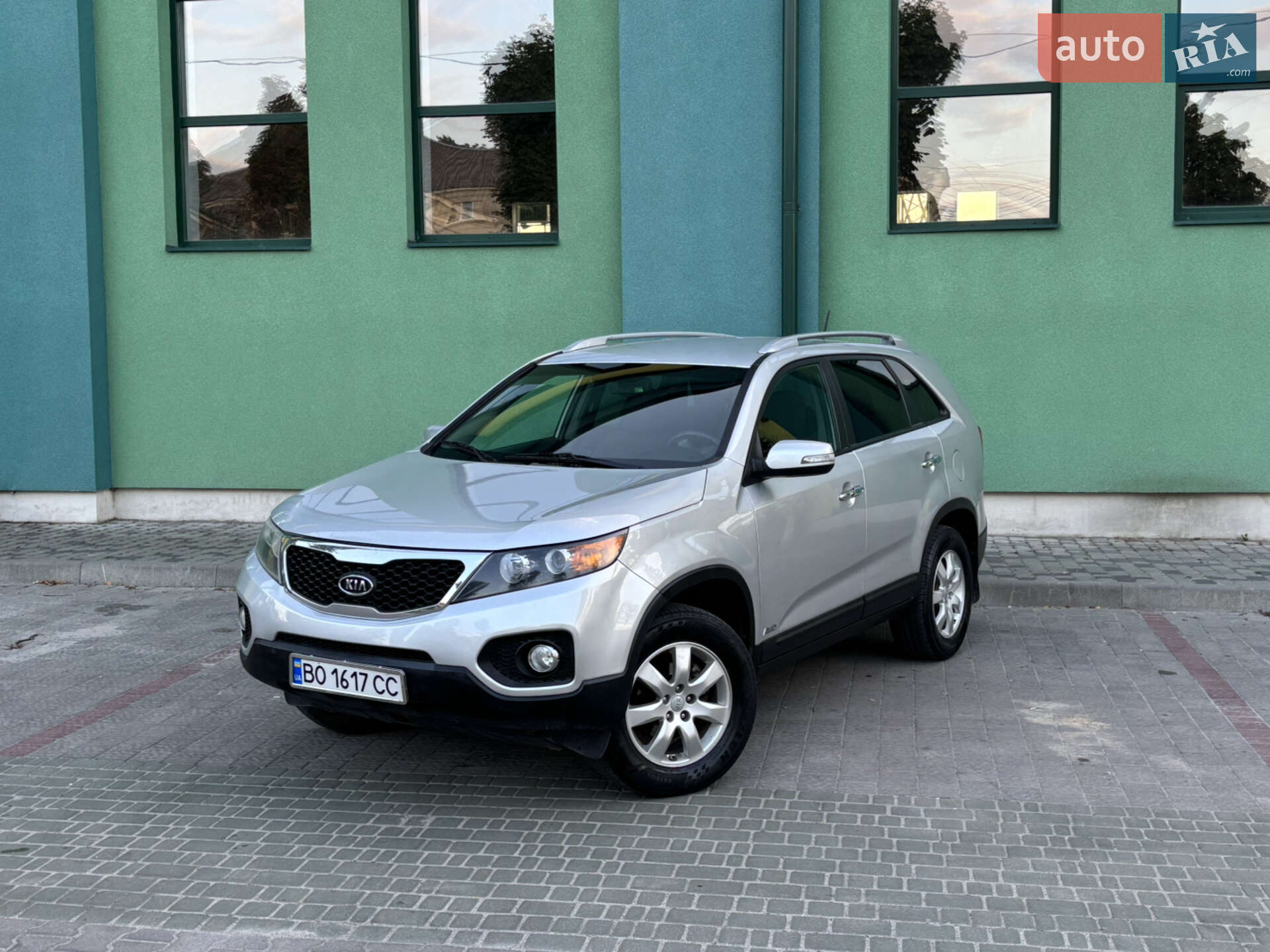 Головне фото звіту автомобіля KIA SORENTO 2011