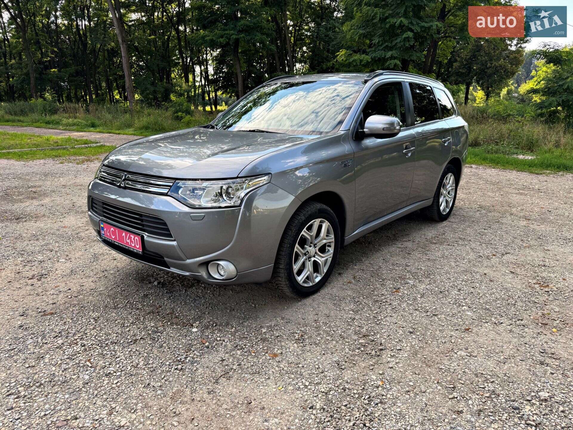 MITSUBISHI OUTLANDER 2013