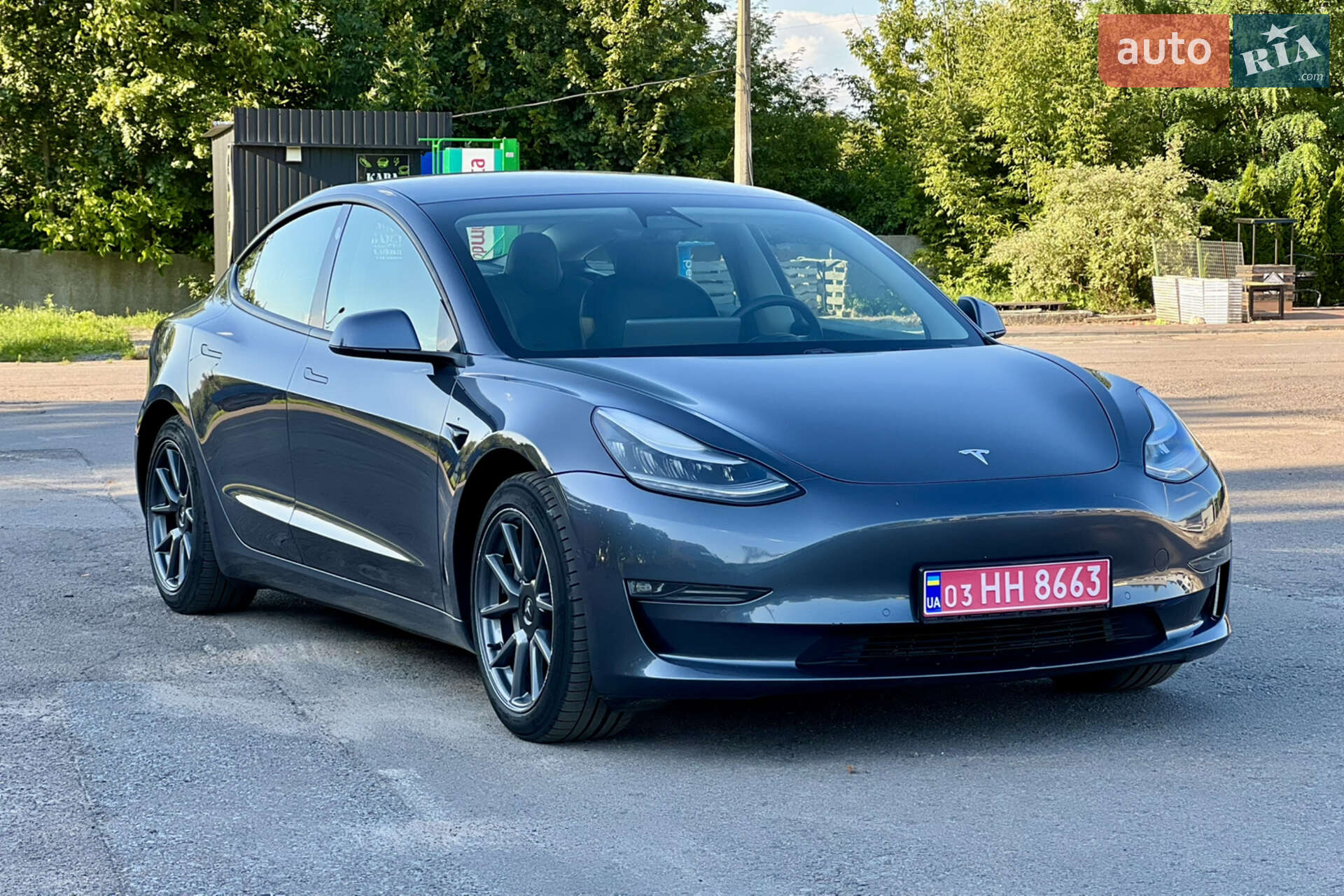 Головне фото звіту автомобіля TESLA MODEL 3 2020