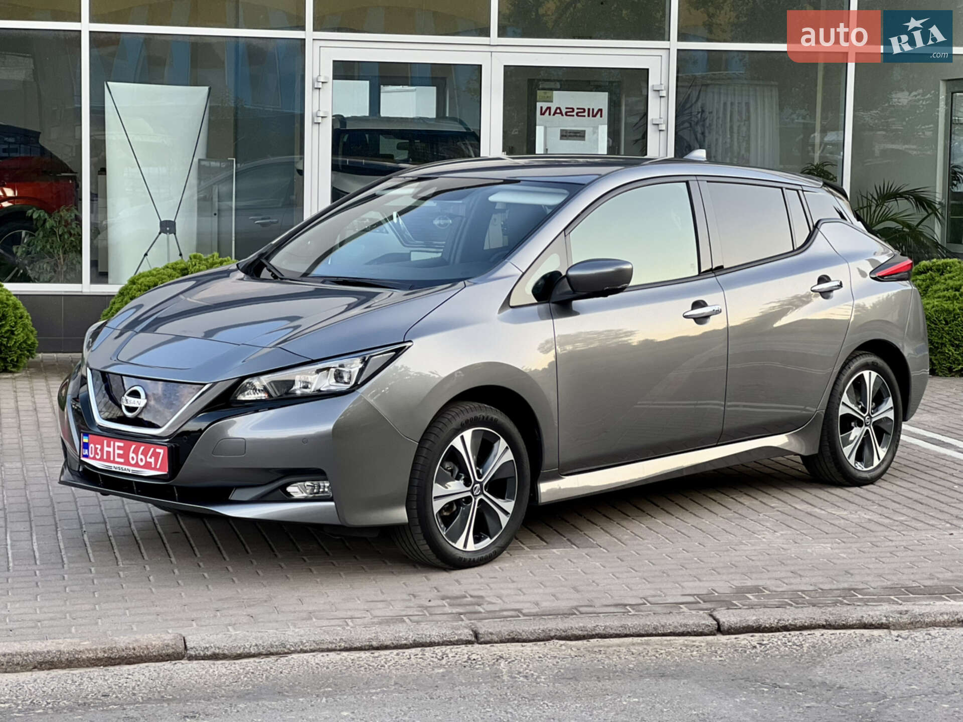 NISSAN LEAF 2022