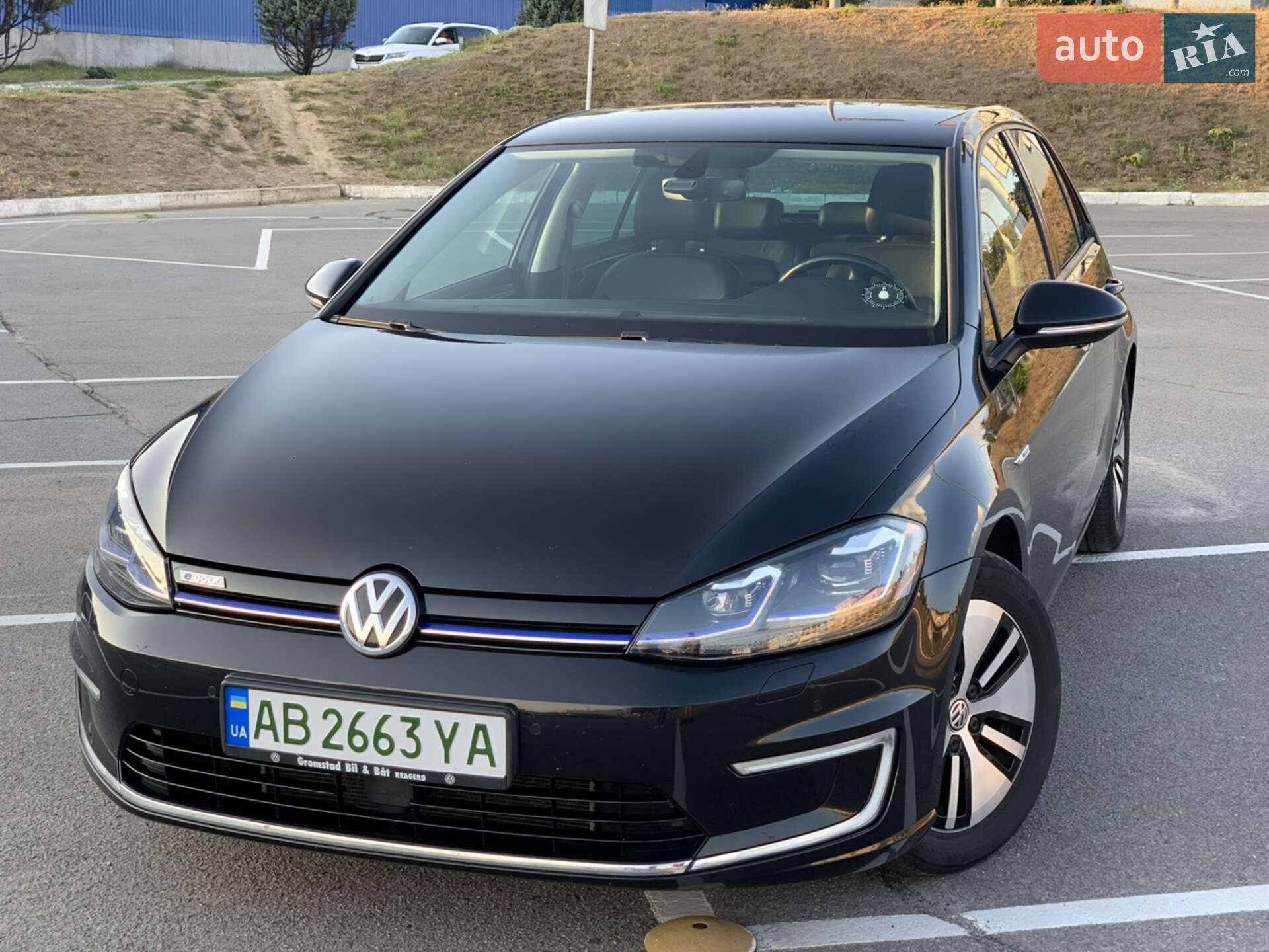 VOLKSWAGEN E-GOLF 2017
