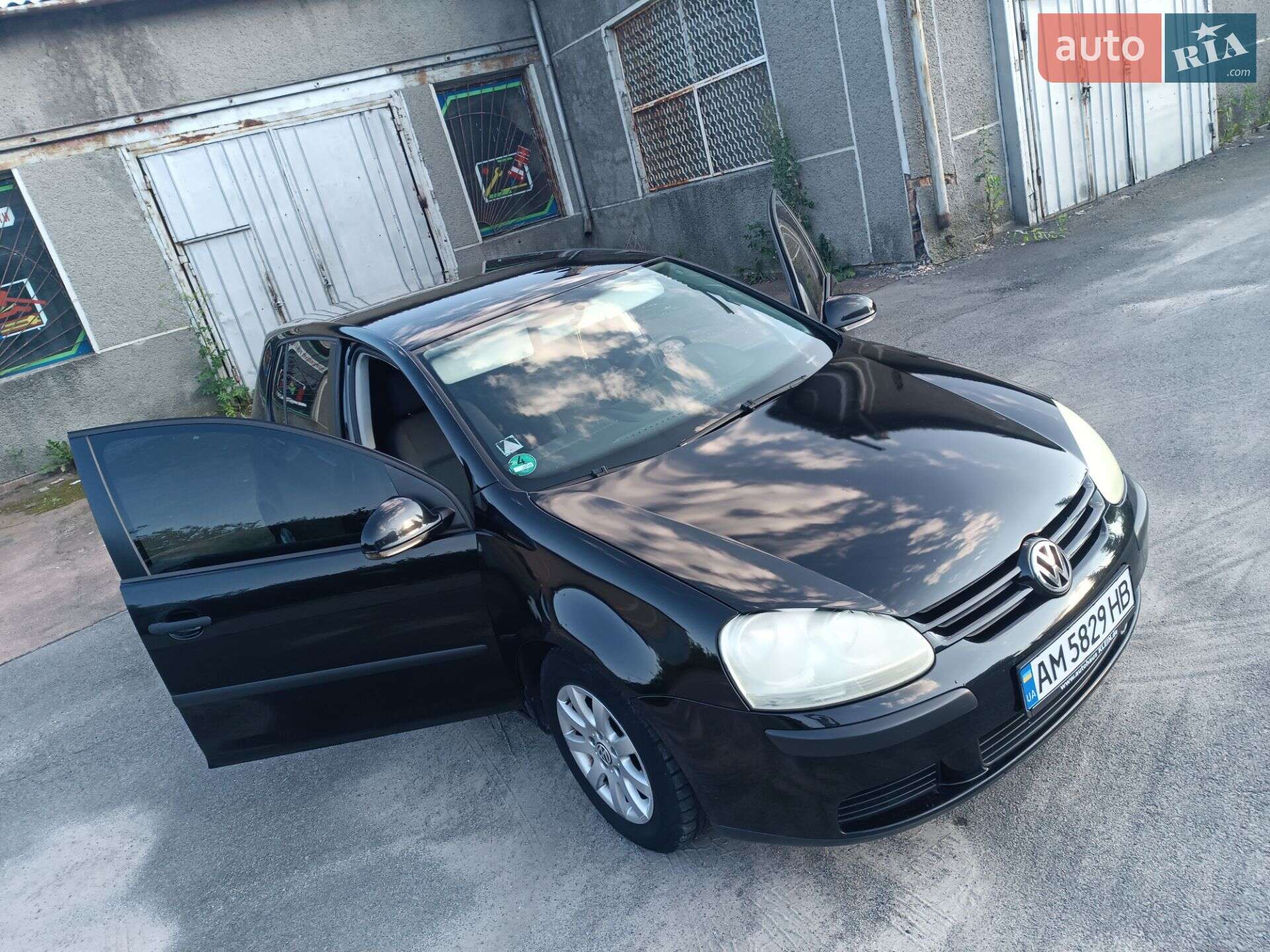 VOLKSWAGEN GOLF 2004