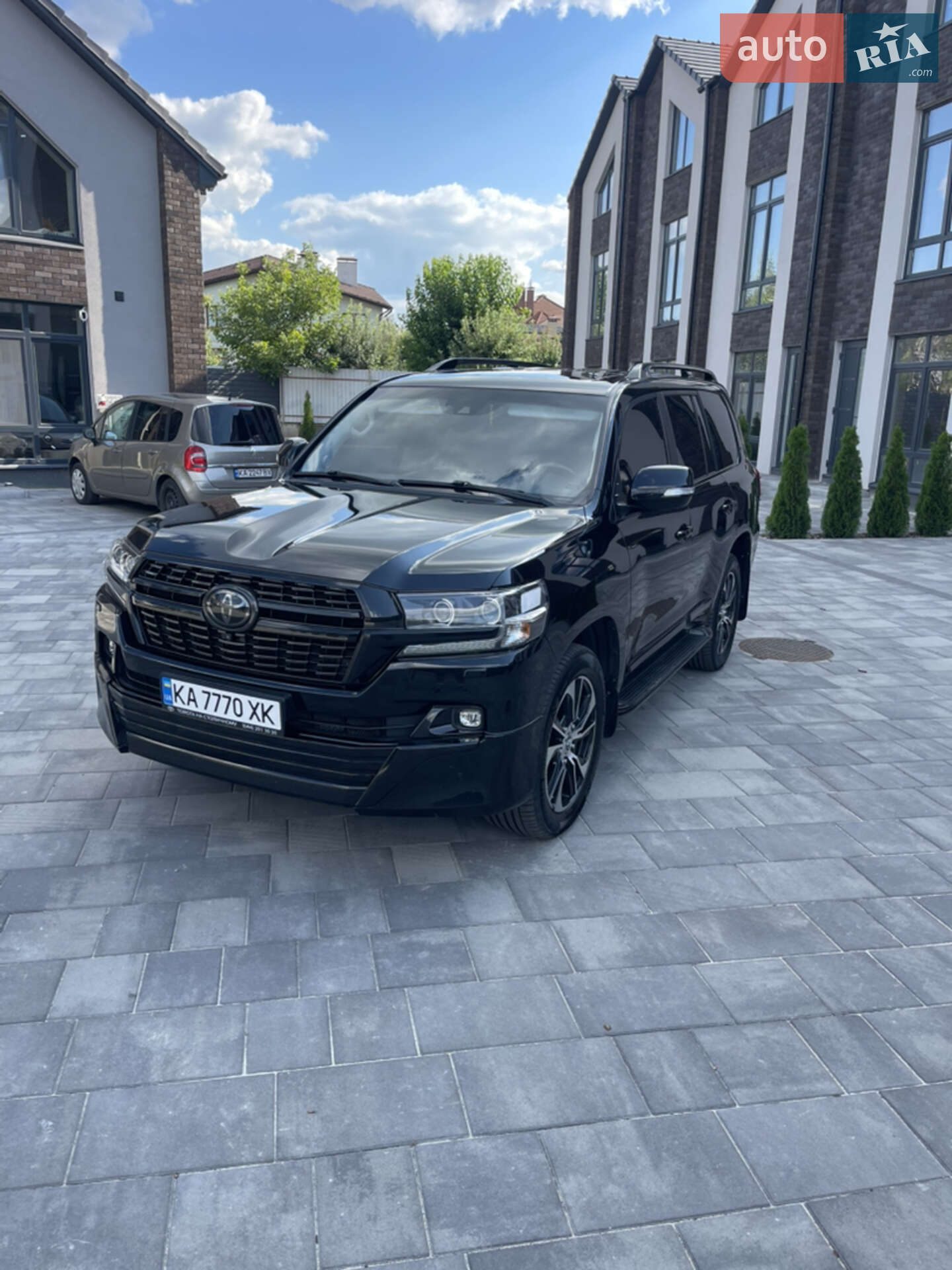 TOYOTA LAND CRUISER 200