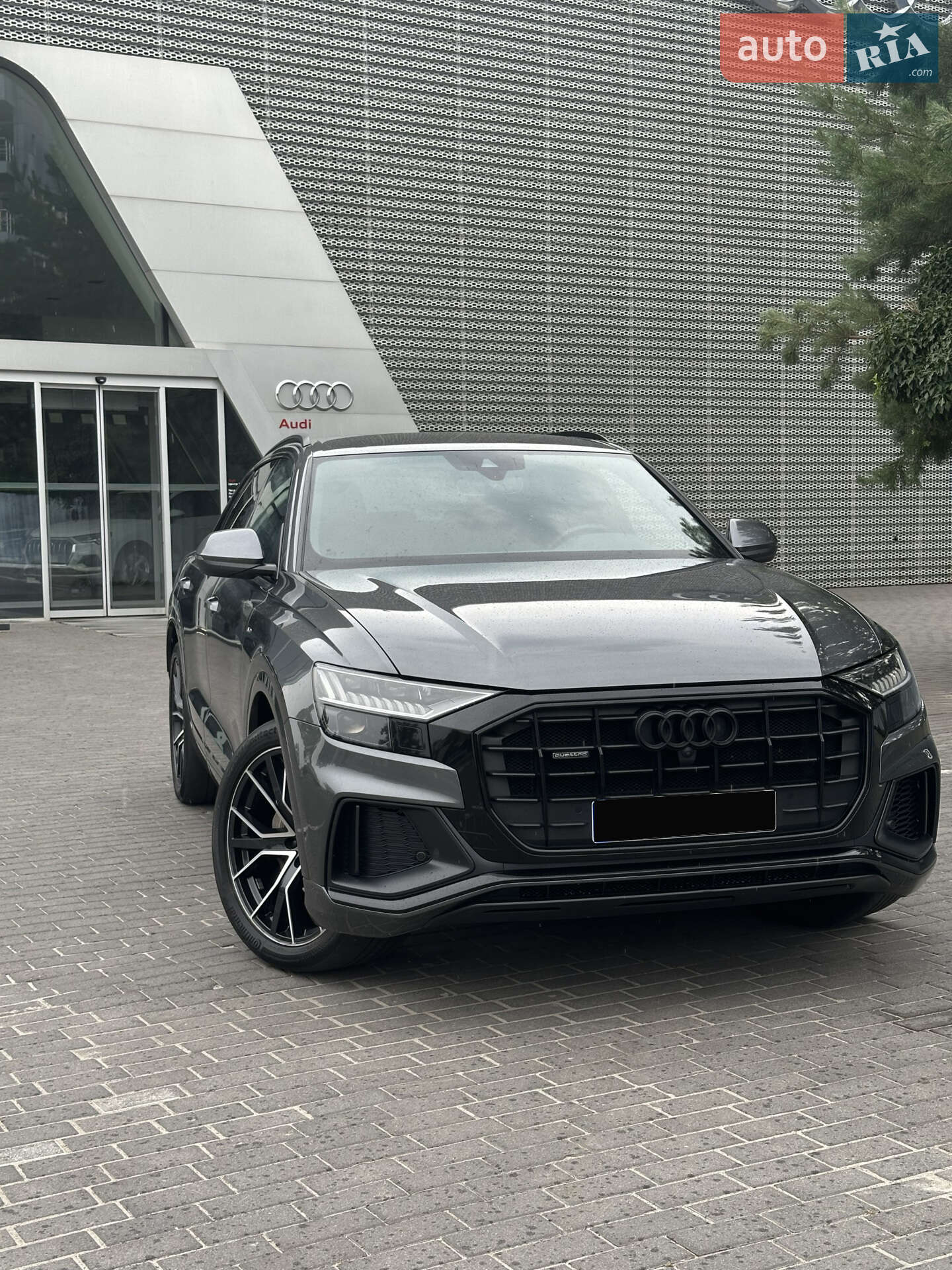 AUDI Q8 2020