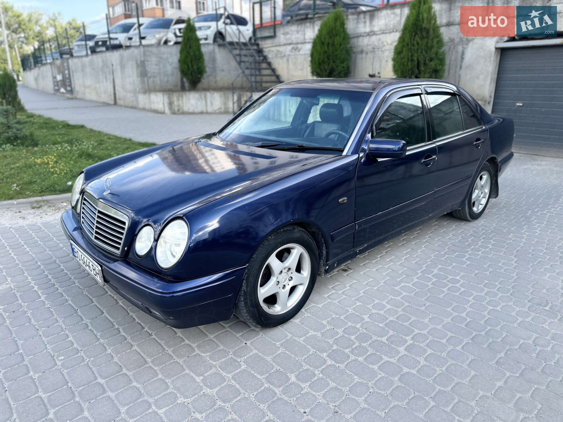 MERCEDES-BENZ E 200 1996