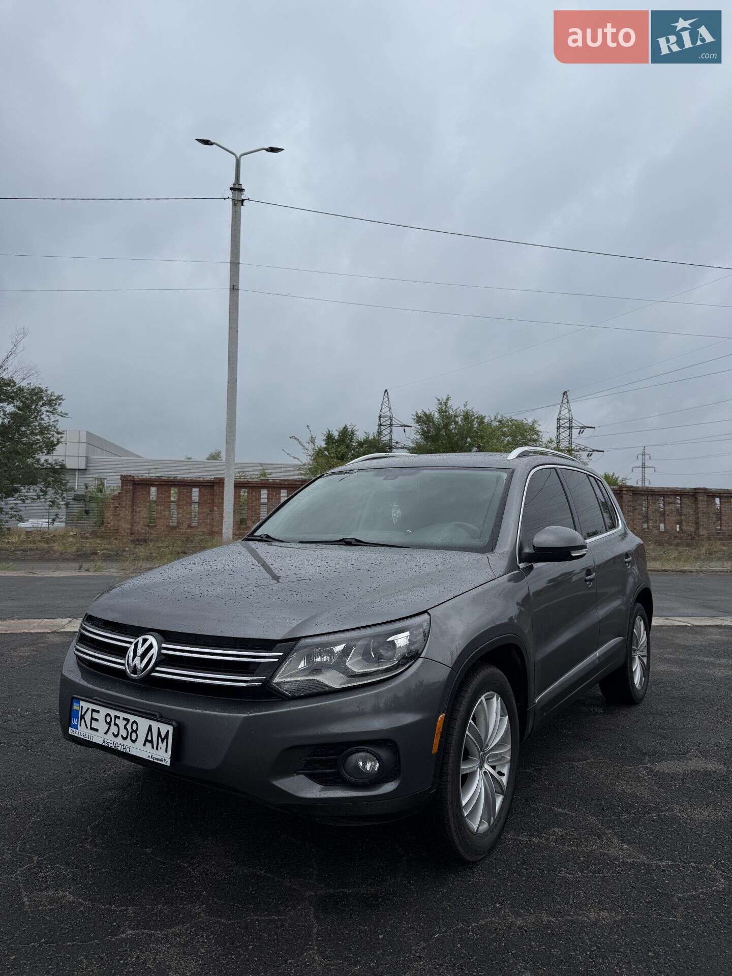VOLKSWAGEN TIGUAN 2016