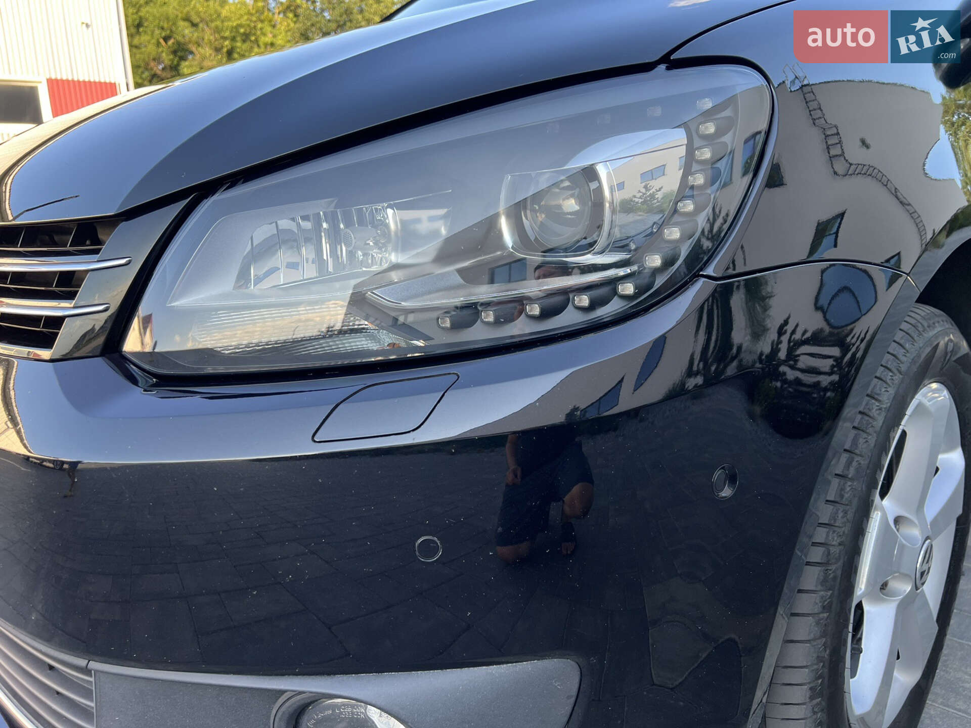 VOLKSWAGEN TOURAN 2011