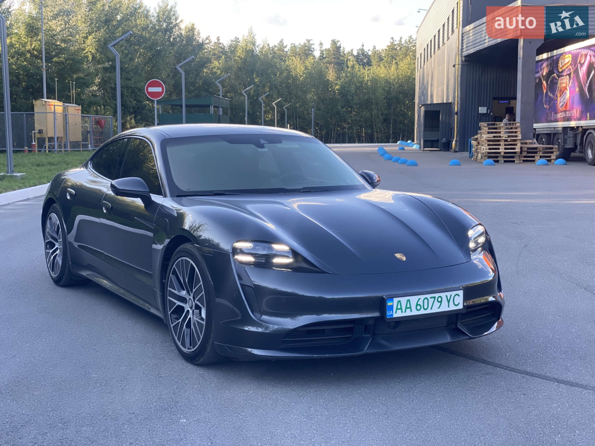 PORSCHE TAYCAN 2019