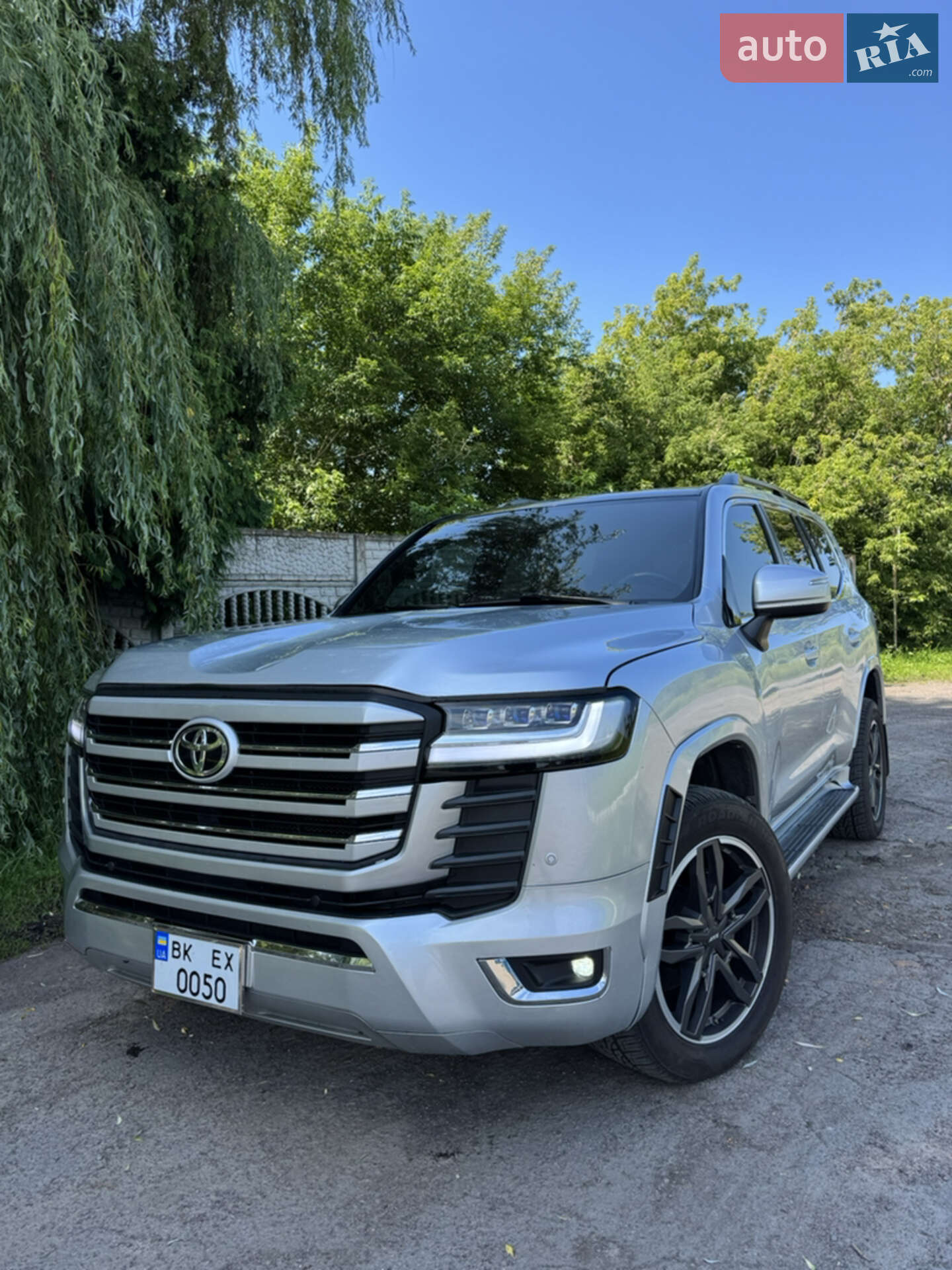 TOYOTA LAND CRUISER
