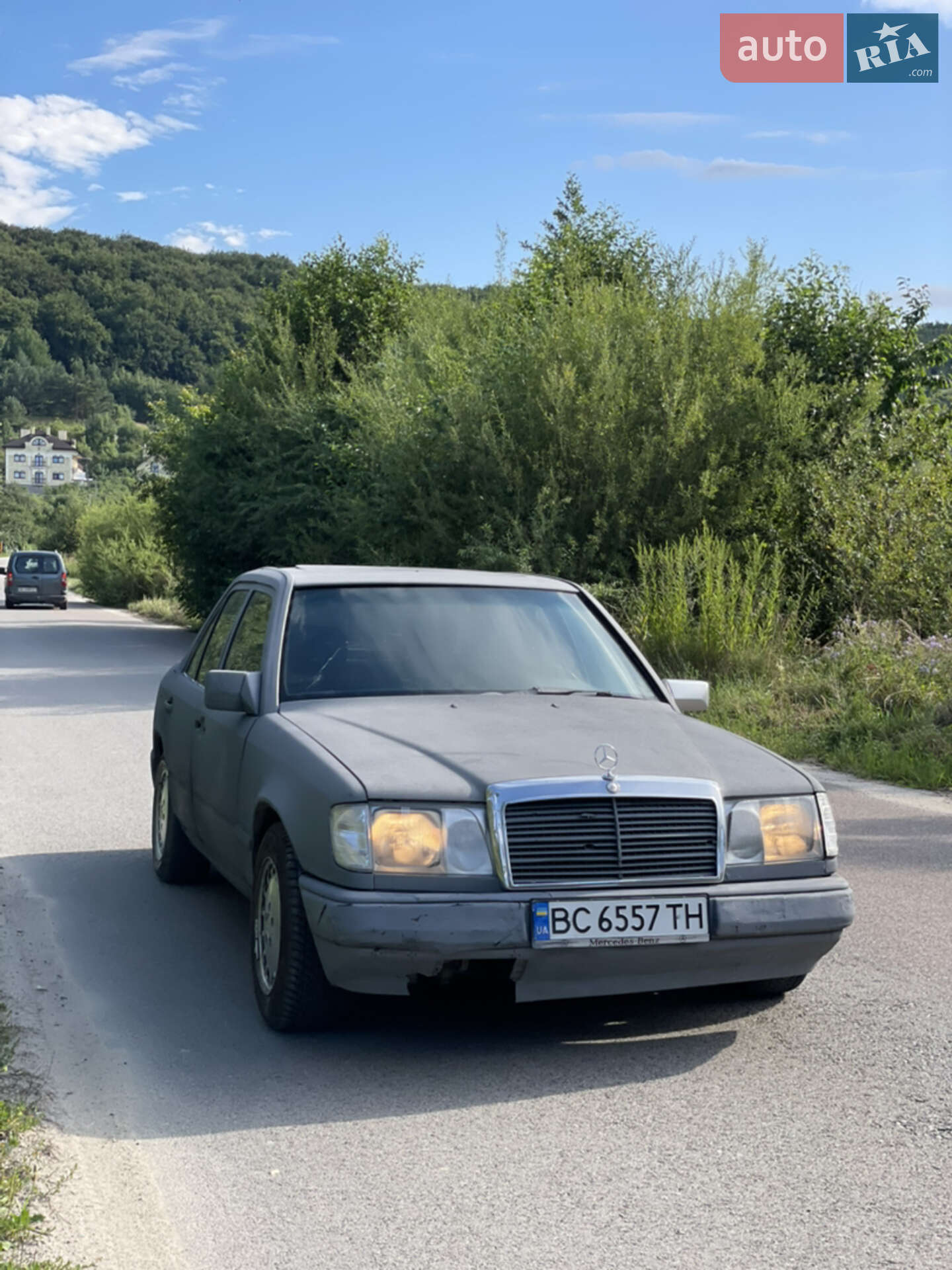 MERCEDES-BENZ 260 E 1986