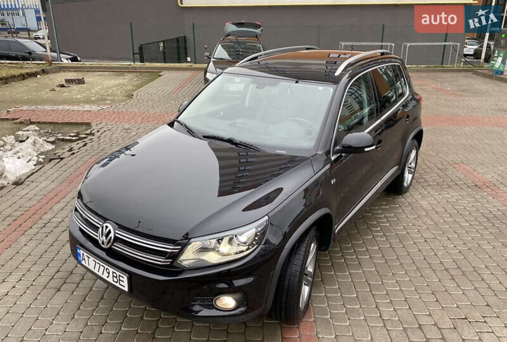 VOLKSWAGEN TIGUAN 2016